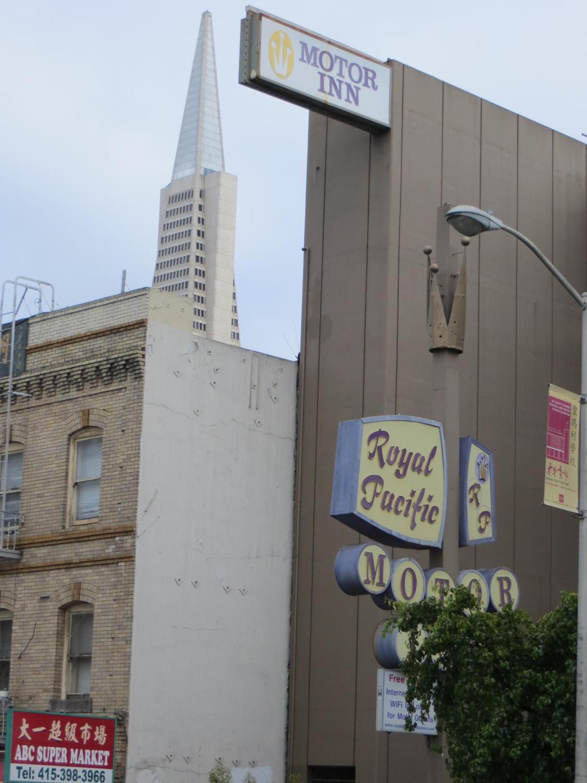 Royal Pacific Motor Inn photo 18