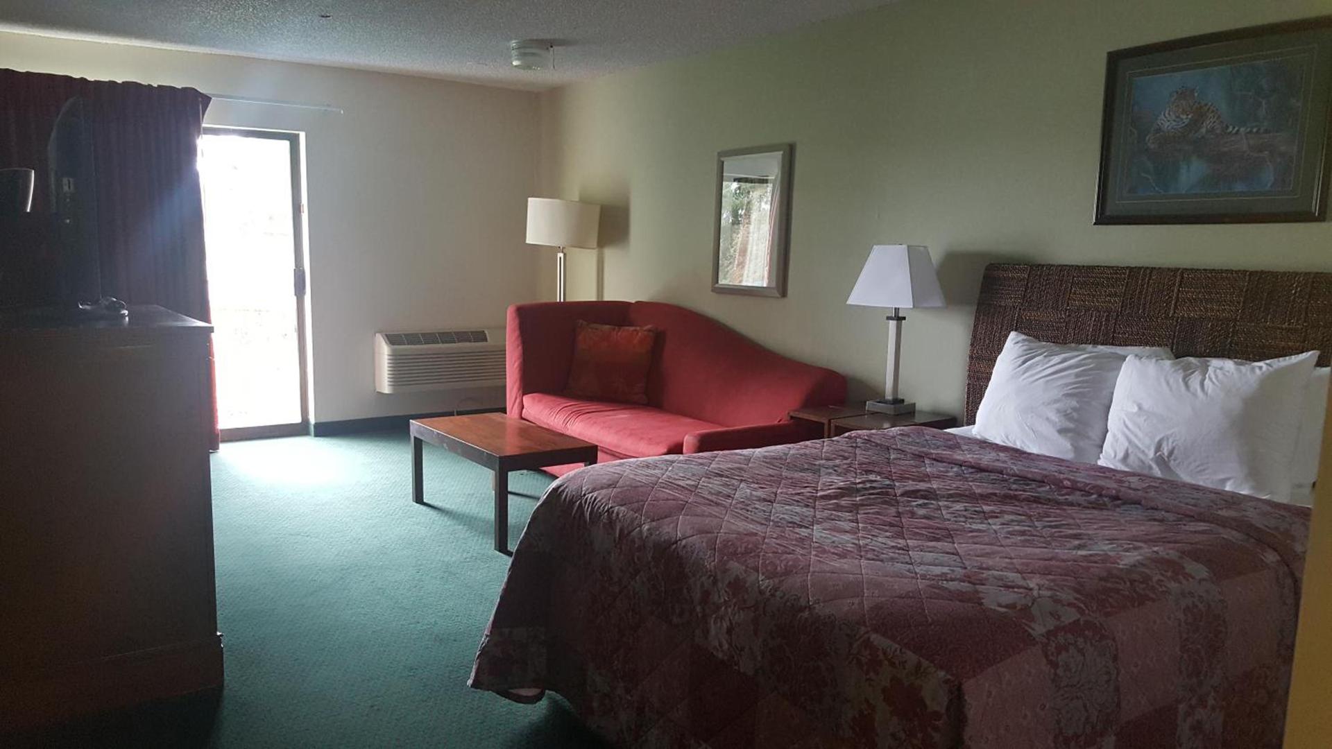 Oyster Bay Inn & Suites photo 27