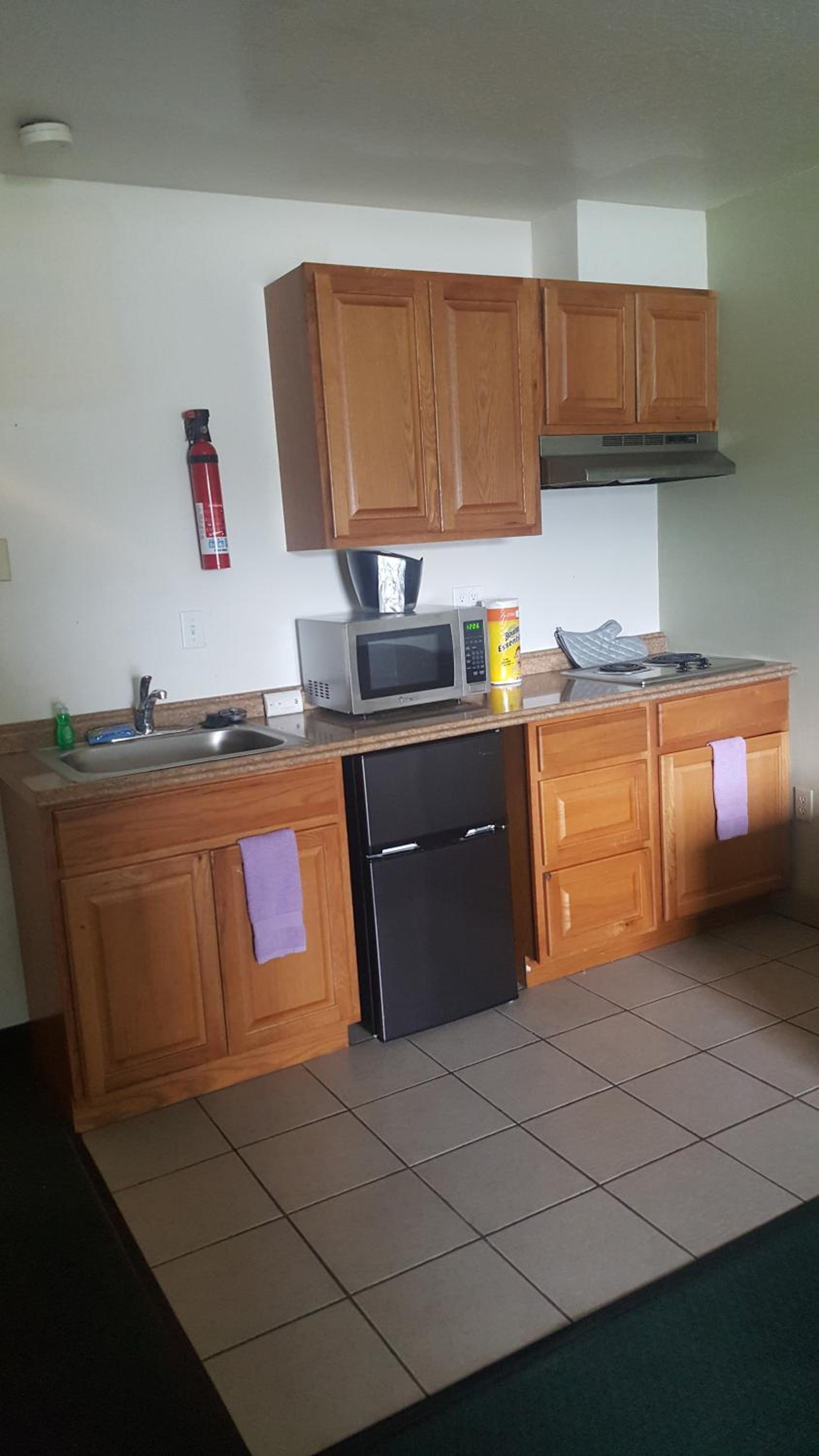 Oyster Bay Inn & Suites photo 10