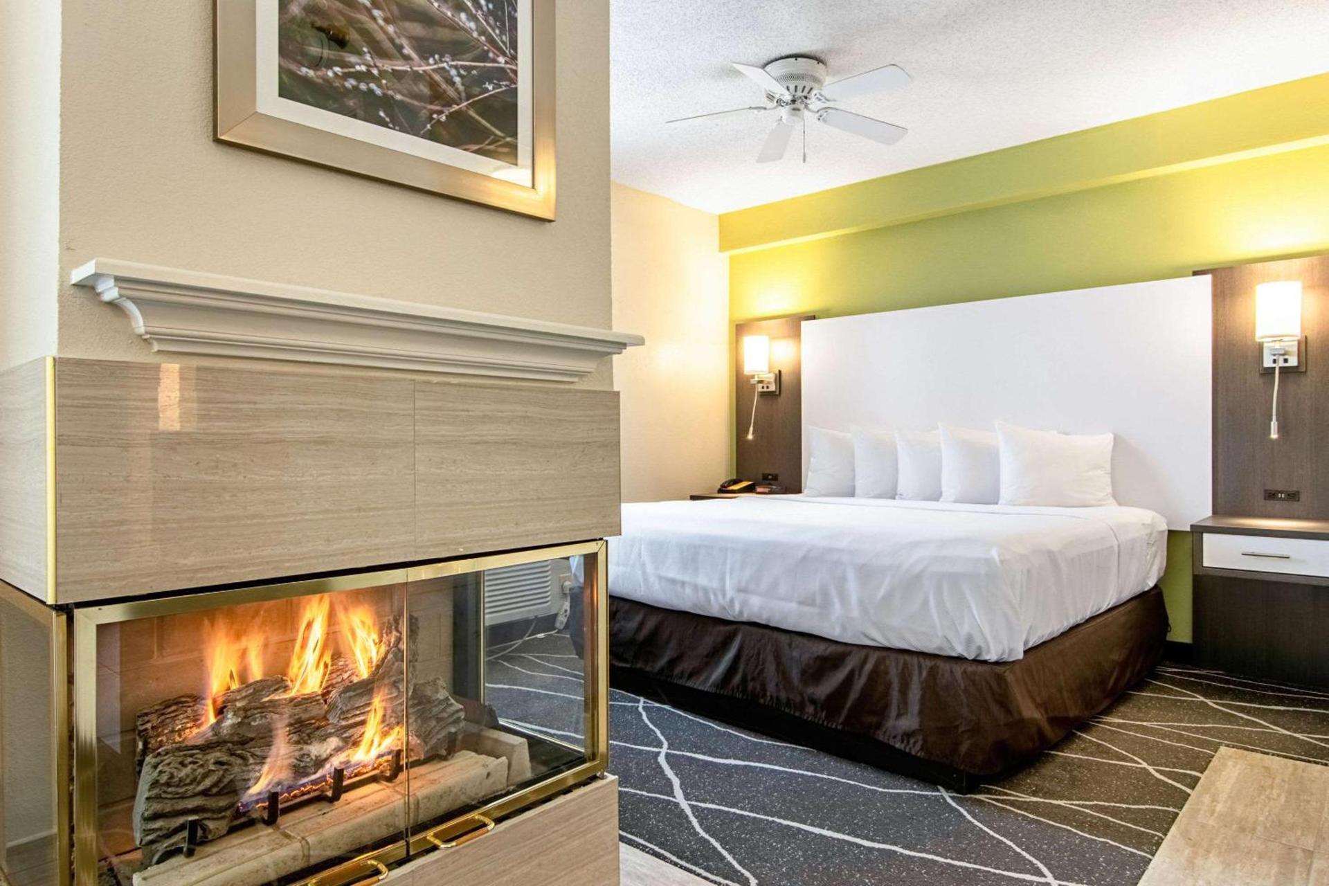 Clarion Inn Willow River photo 17