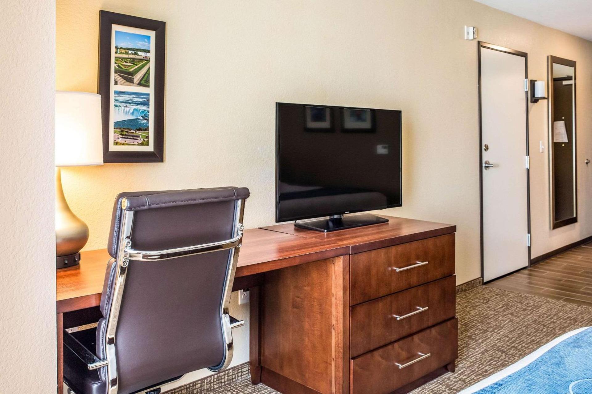 Comfort Inn & Suites Niagara Falls Blvd USA photo 13