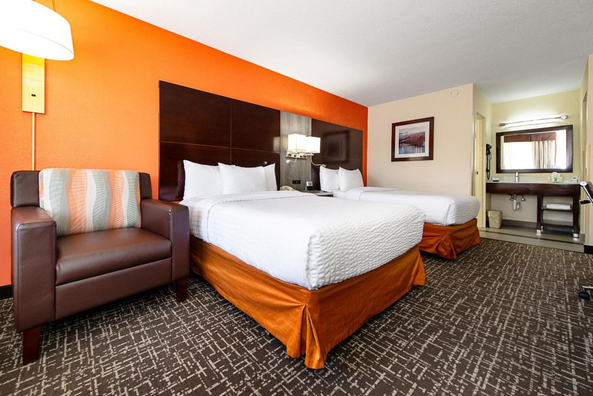 New Hope Inn & Suites photo 47