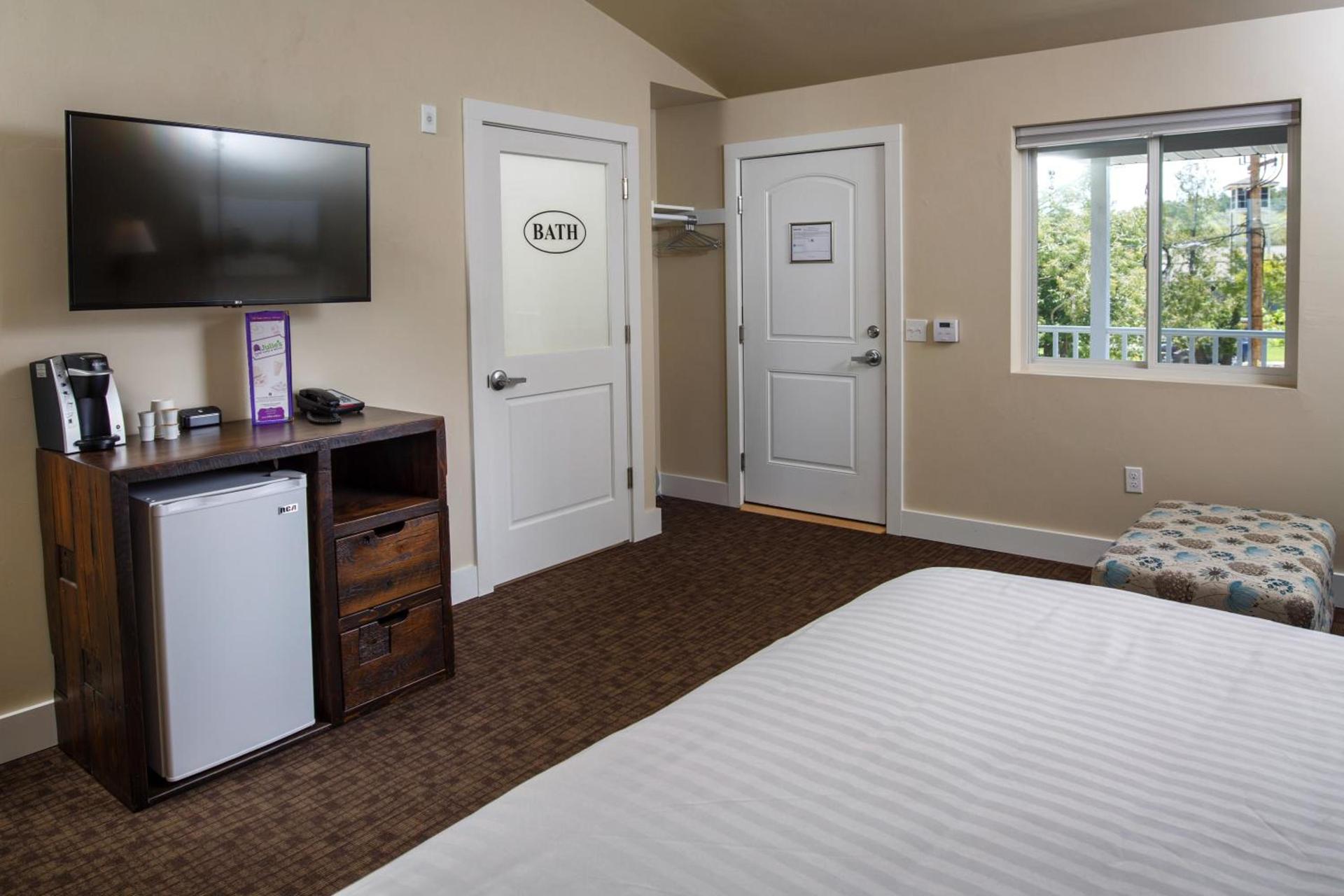 Julie's Park Cafe & Motel photo 22