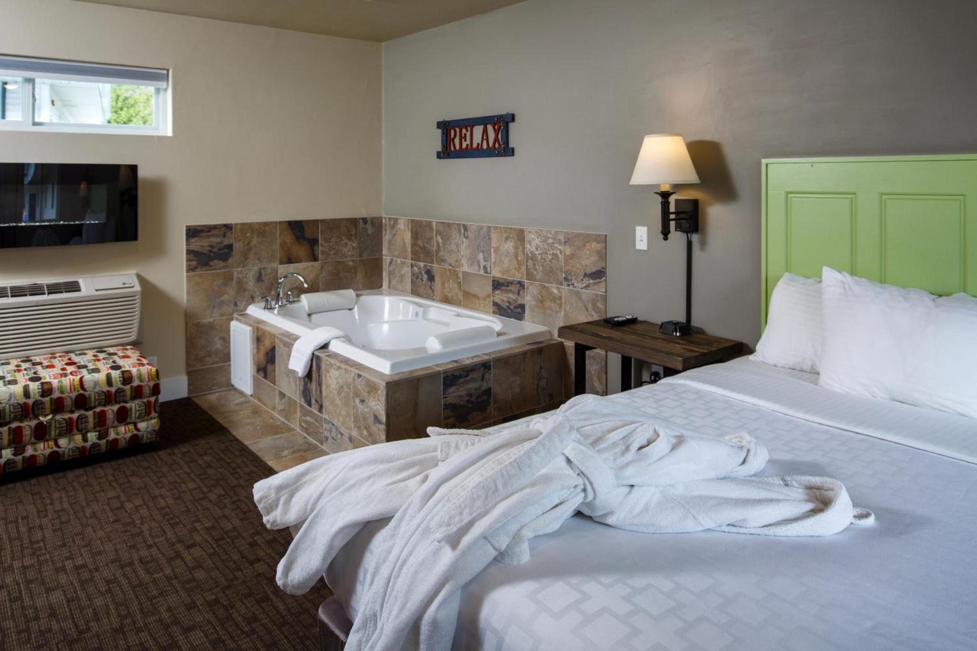 Julie's Park Cafe & Motel photo 47