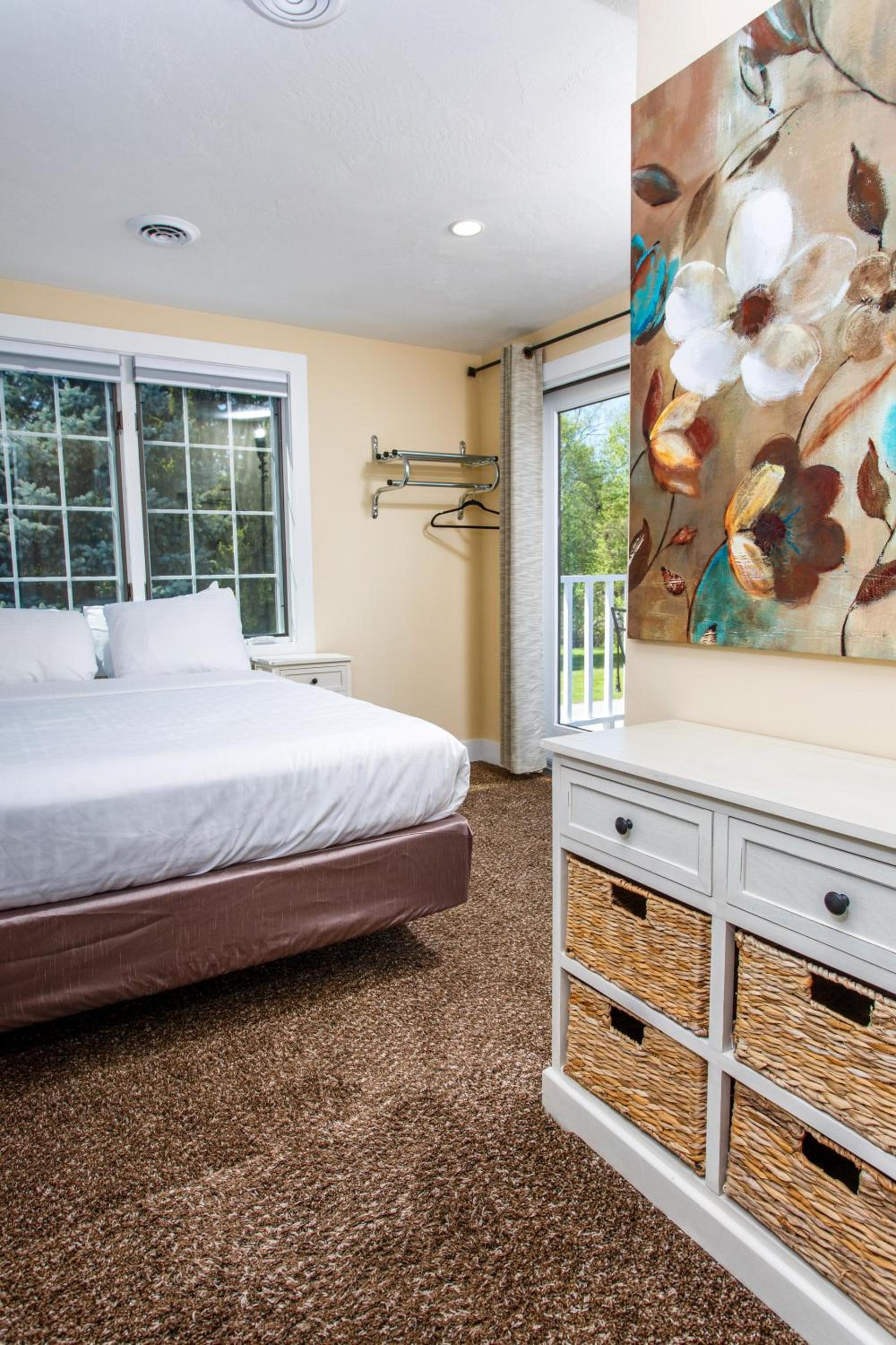 Julie's Park Cafe & Motel photo 17