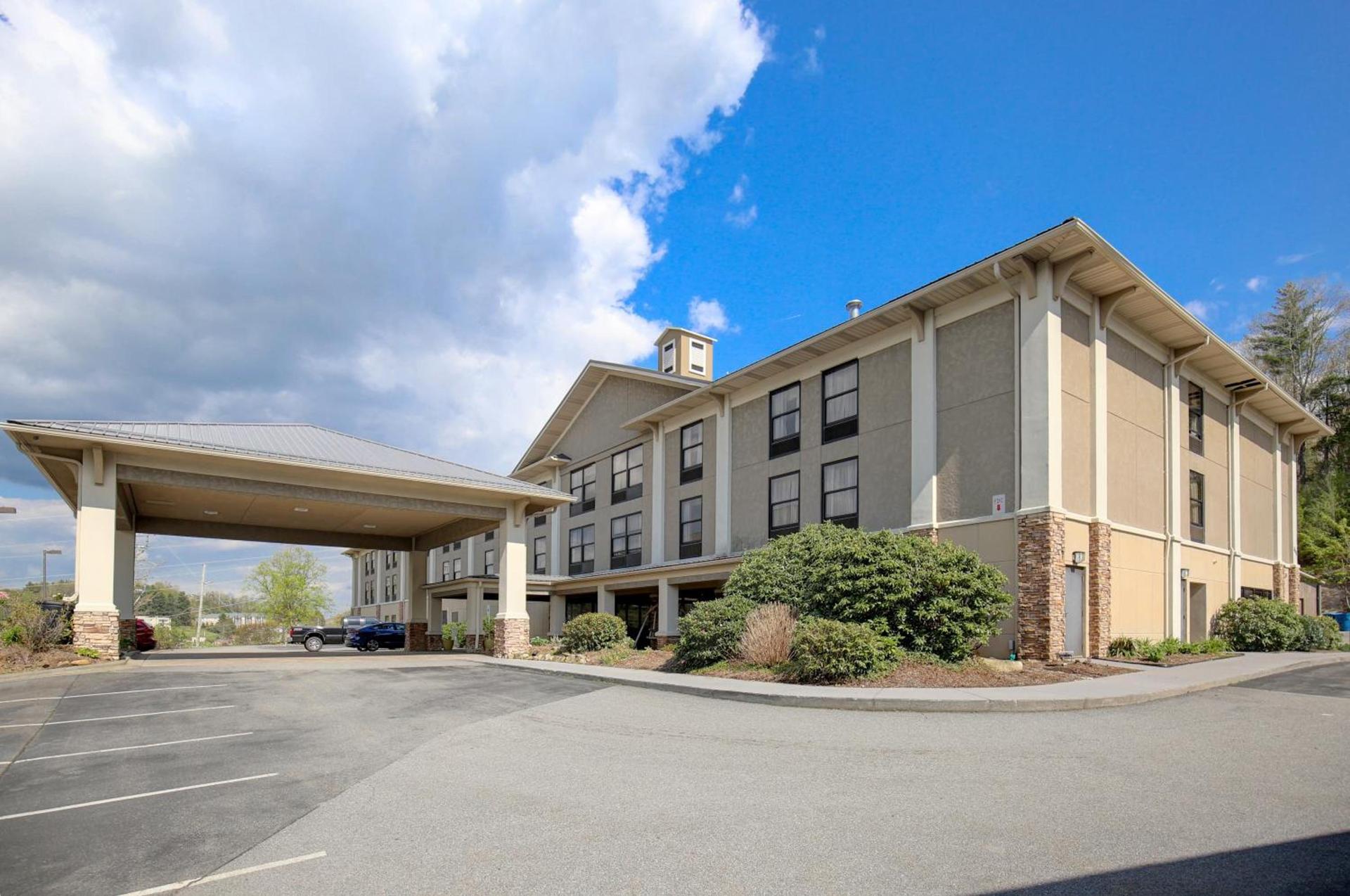 Quality Inn & Suites Boone - University Area photo 3