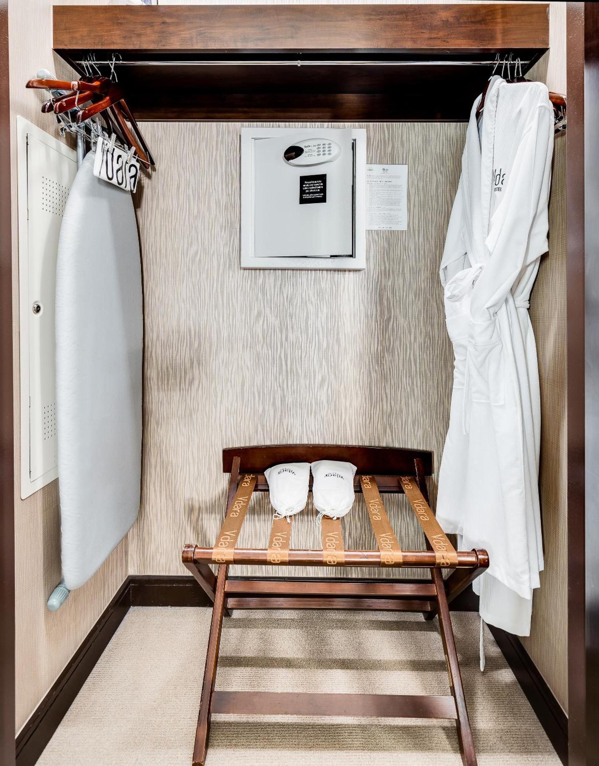 Jet Luxury at The Vdara photo 21