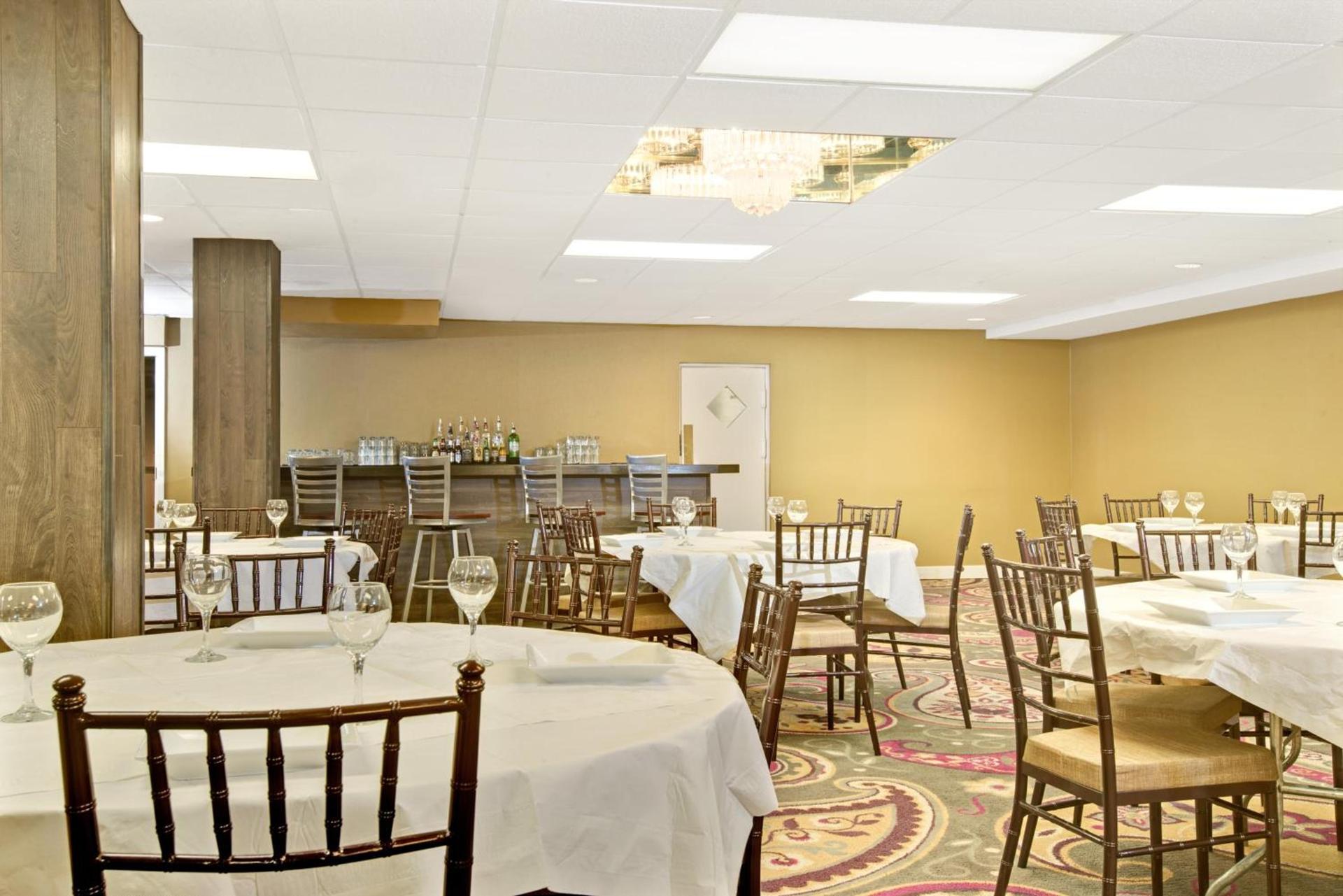 Days Inn by Wyndham Towson photo 32