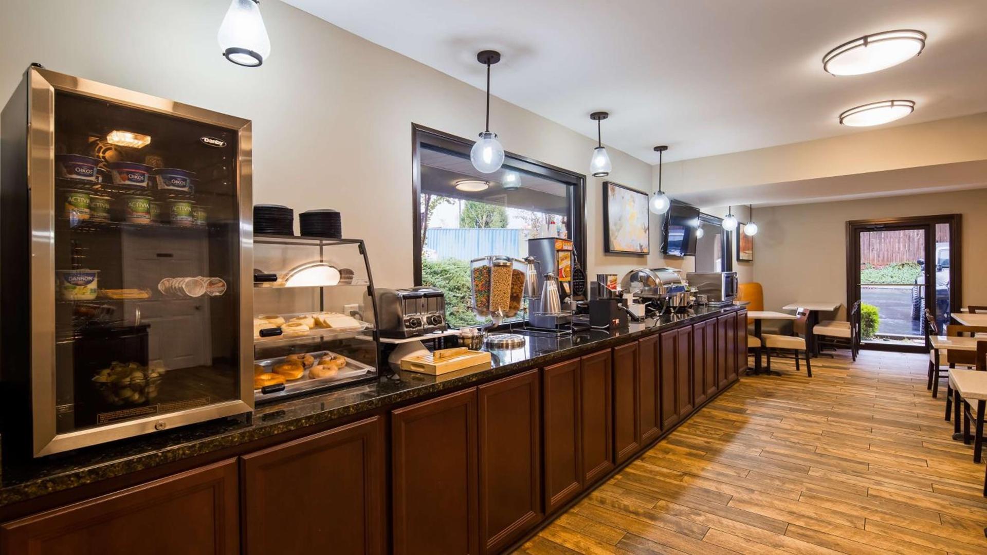 Best Western Shenandoah Inn - Newnan South Atlanta photo 24