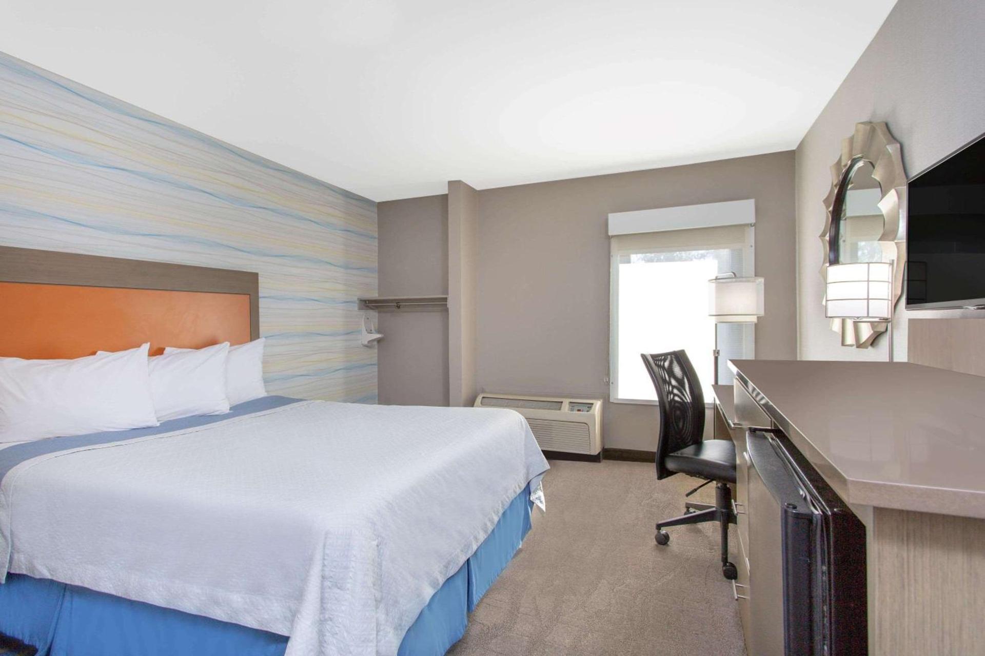 Days Inn by Wyndham Lanham Washington DC photo 12