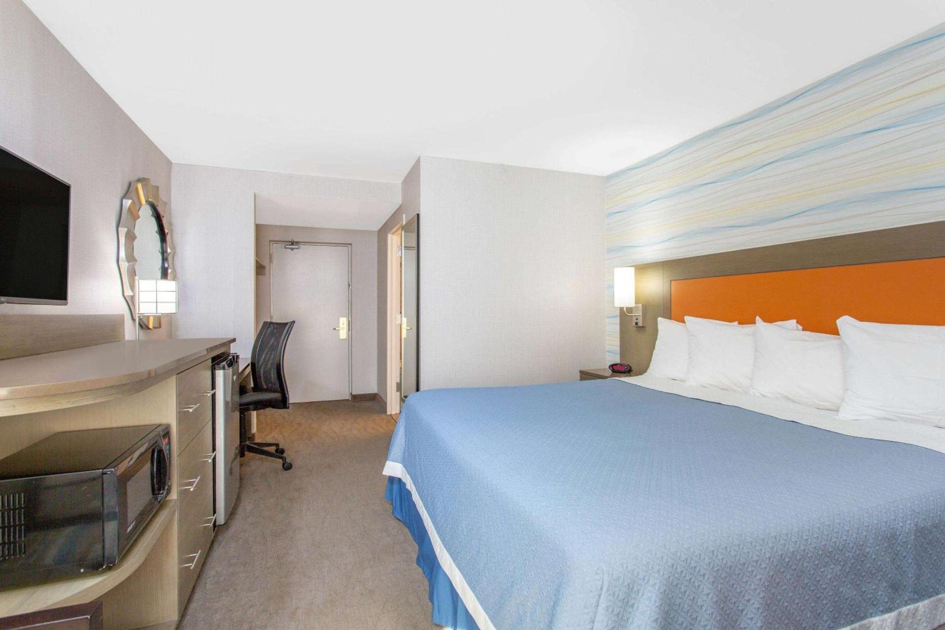 Days Inn by Wyndham Lanham Washington DC photo 11