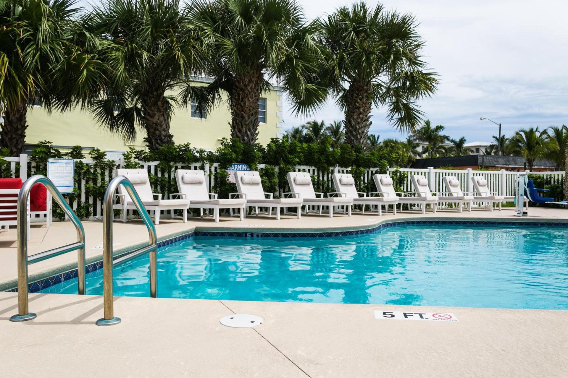 Royal Inn Beach Hutchinson Island photo 16