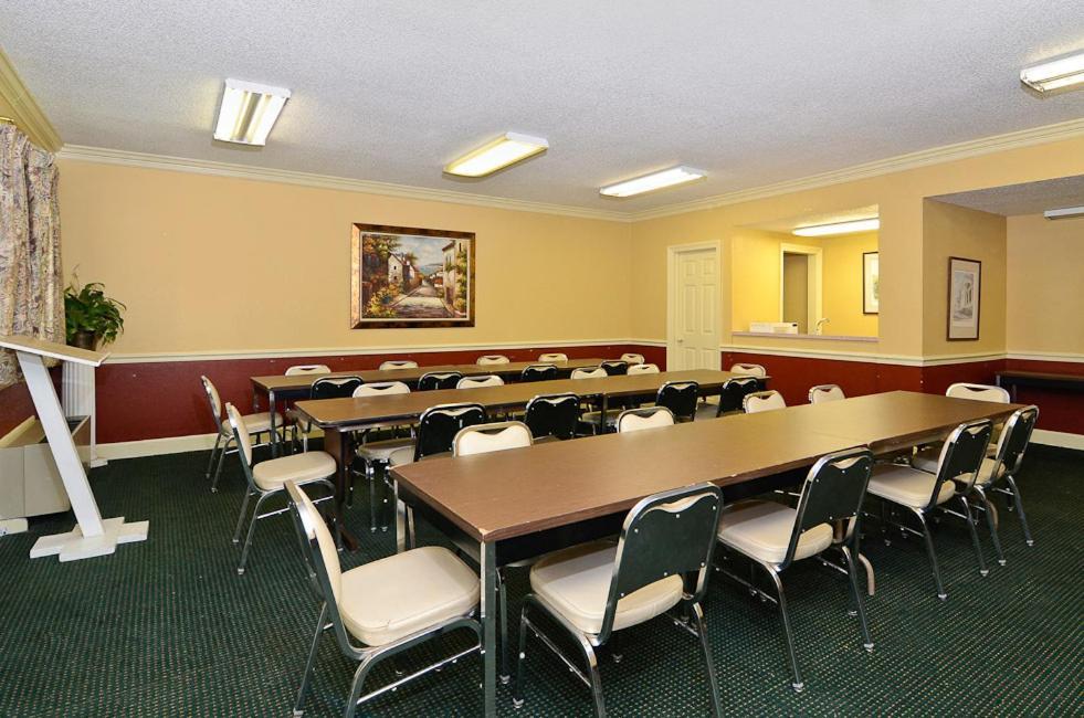 Motel 6 Sandersville, GA photo 16