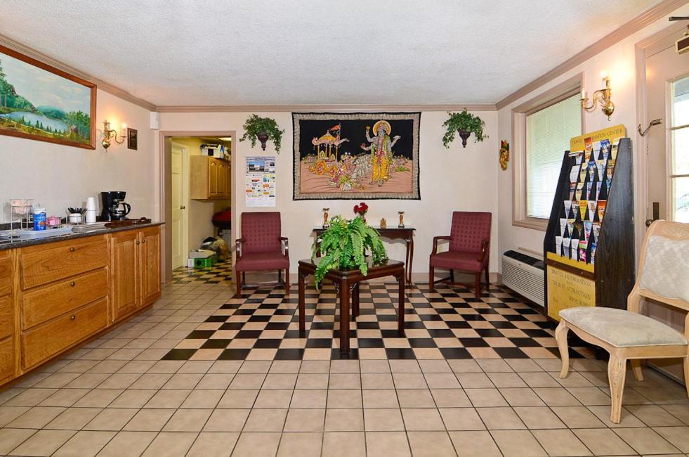 Motel 6 Sandersville, GA photo 22