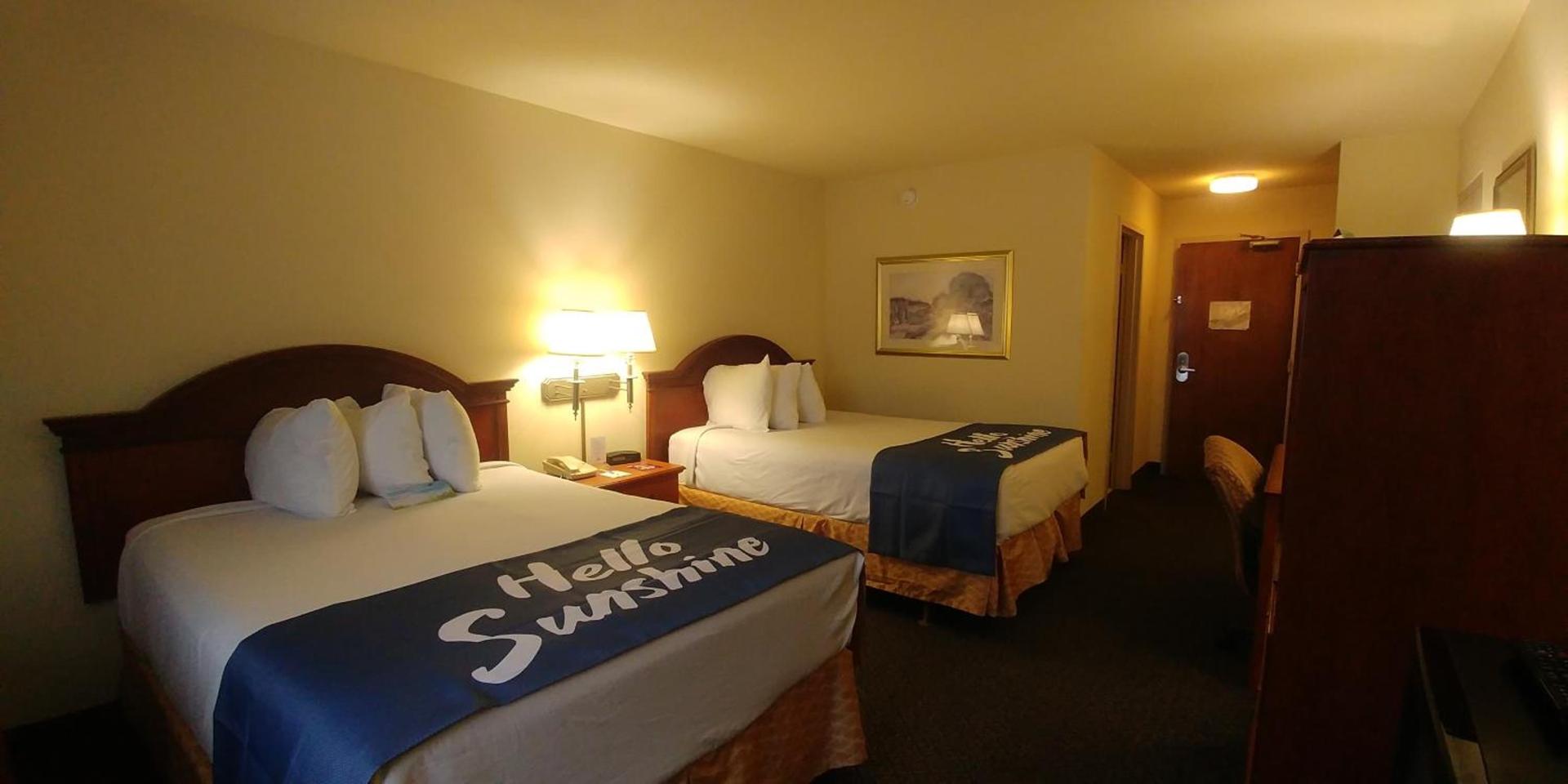 Days Inn by Wyndham Sidney OH photo 17