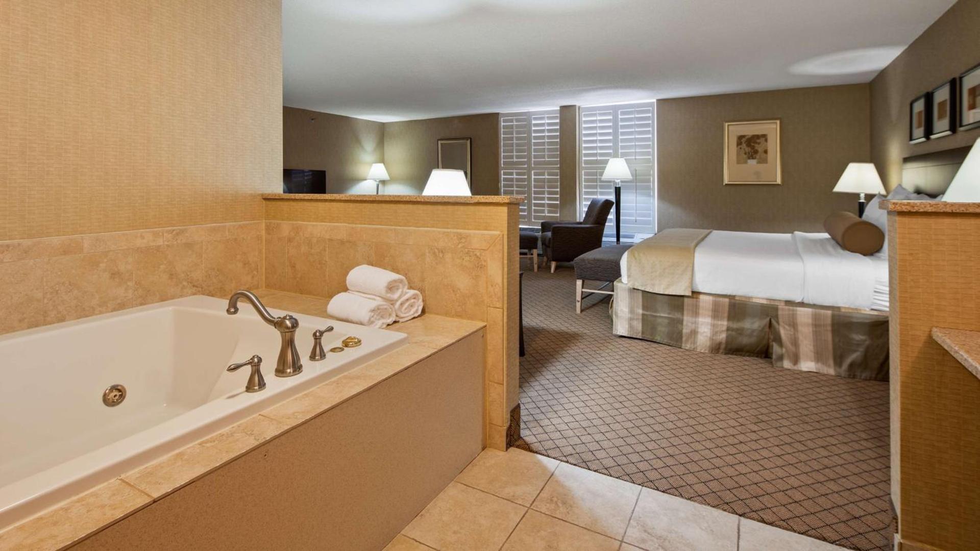 Best Western Plus York Hotel and Conference Center photo 9