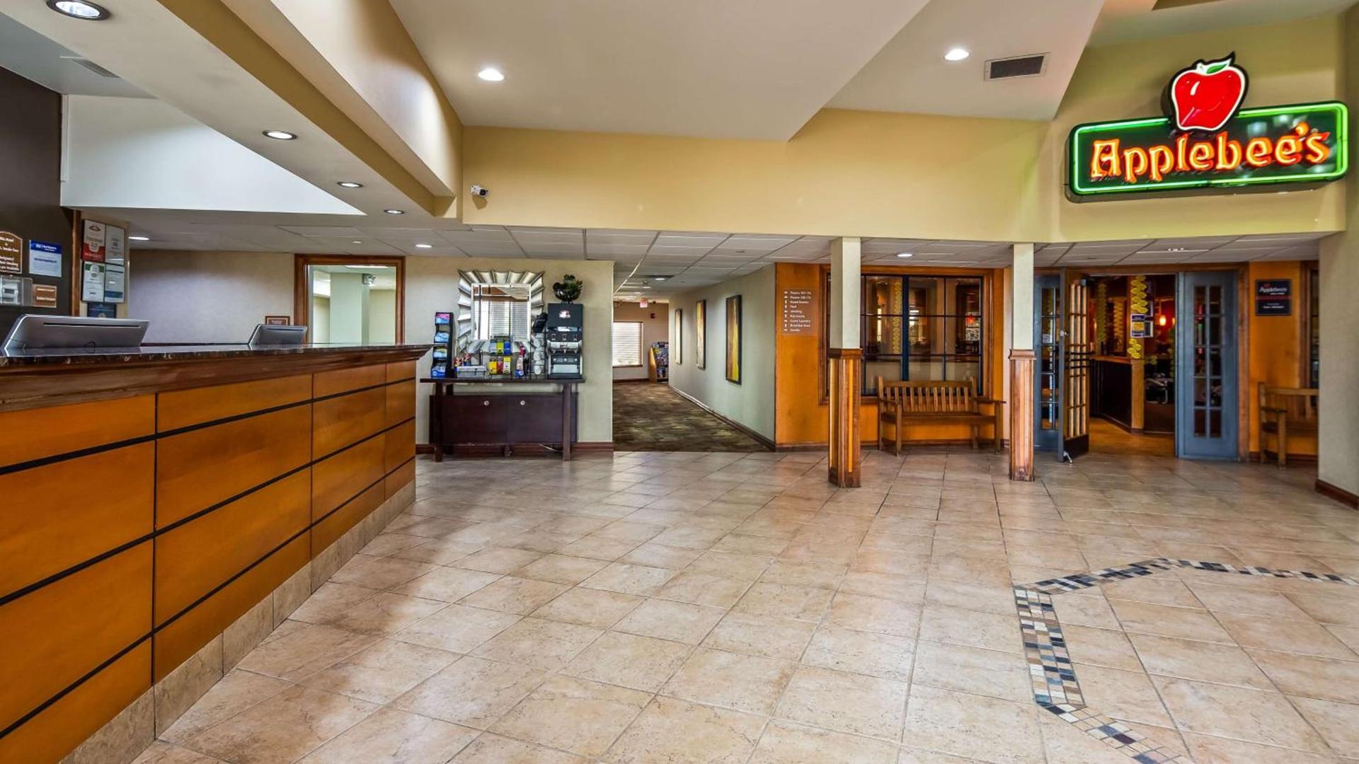 Best Western Plus York Hotel and Conference Center photo 3