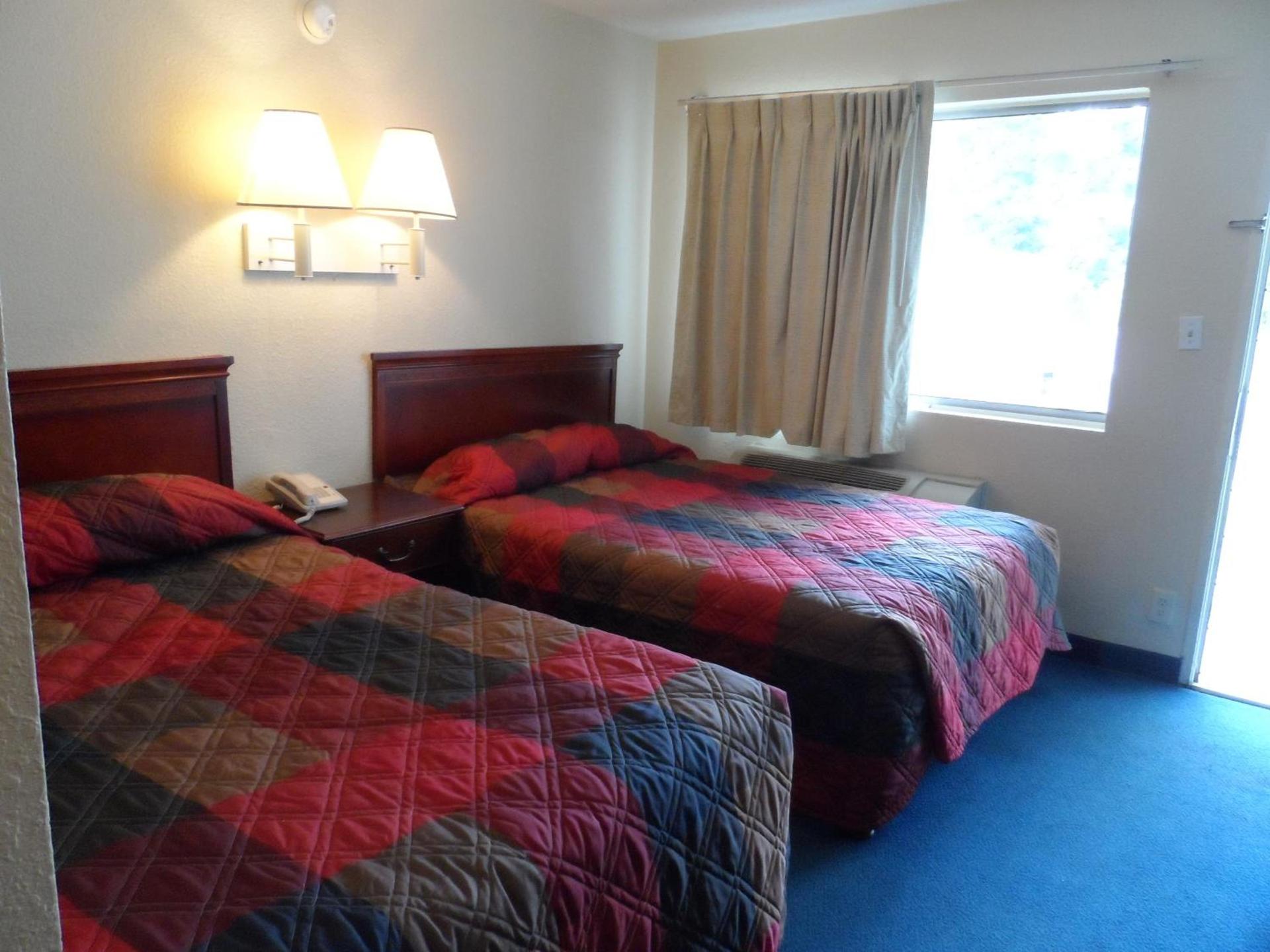Carpet Inn photo 25