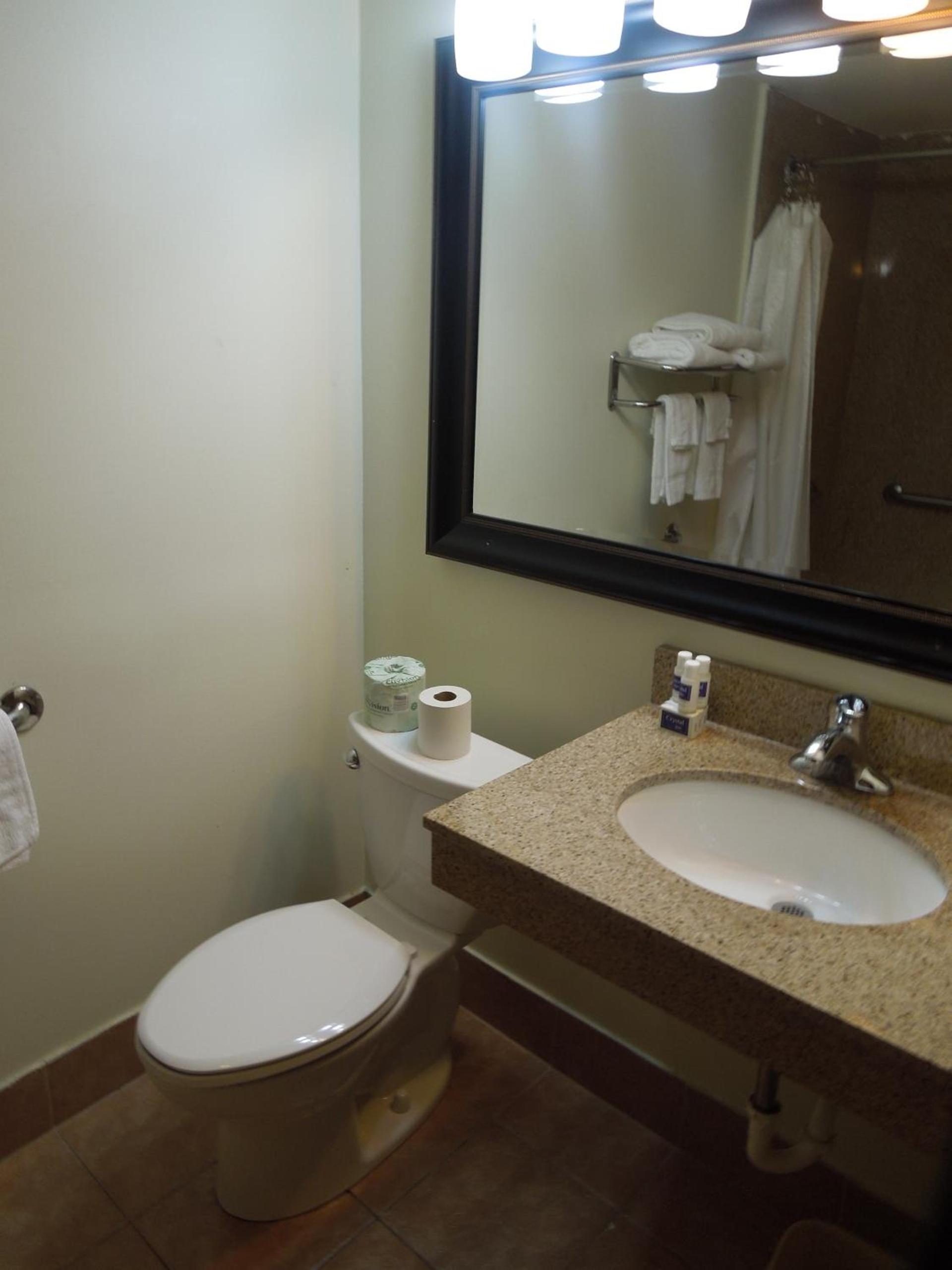 Crystal Inn - Neptune photo 2