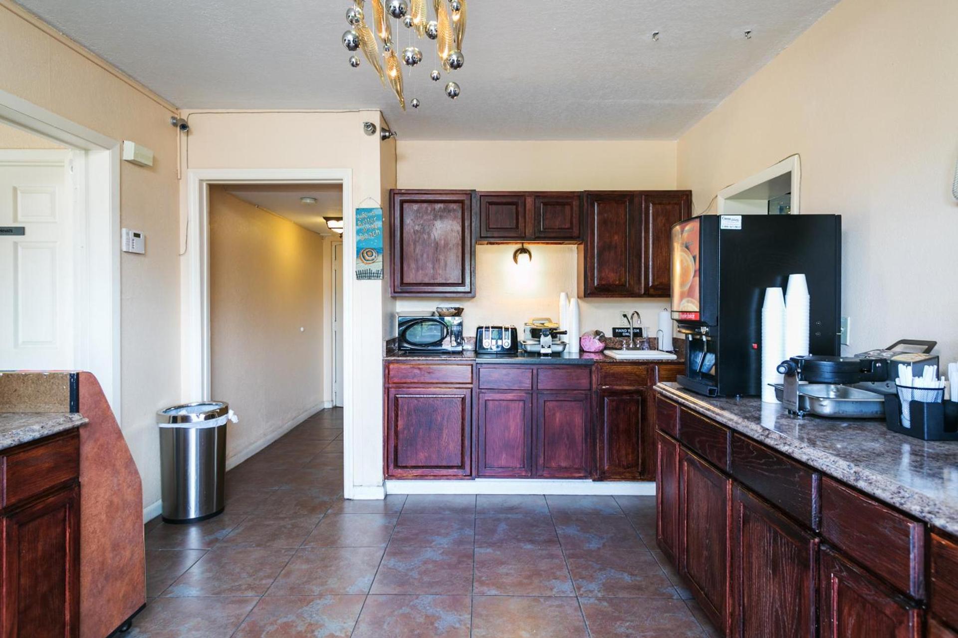 Royal Inn Beach Hutchinson Island photo 23
