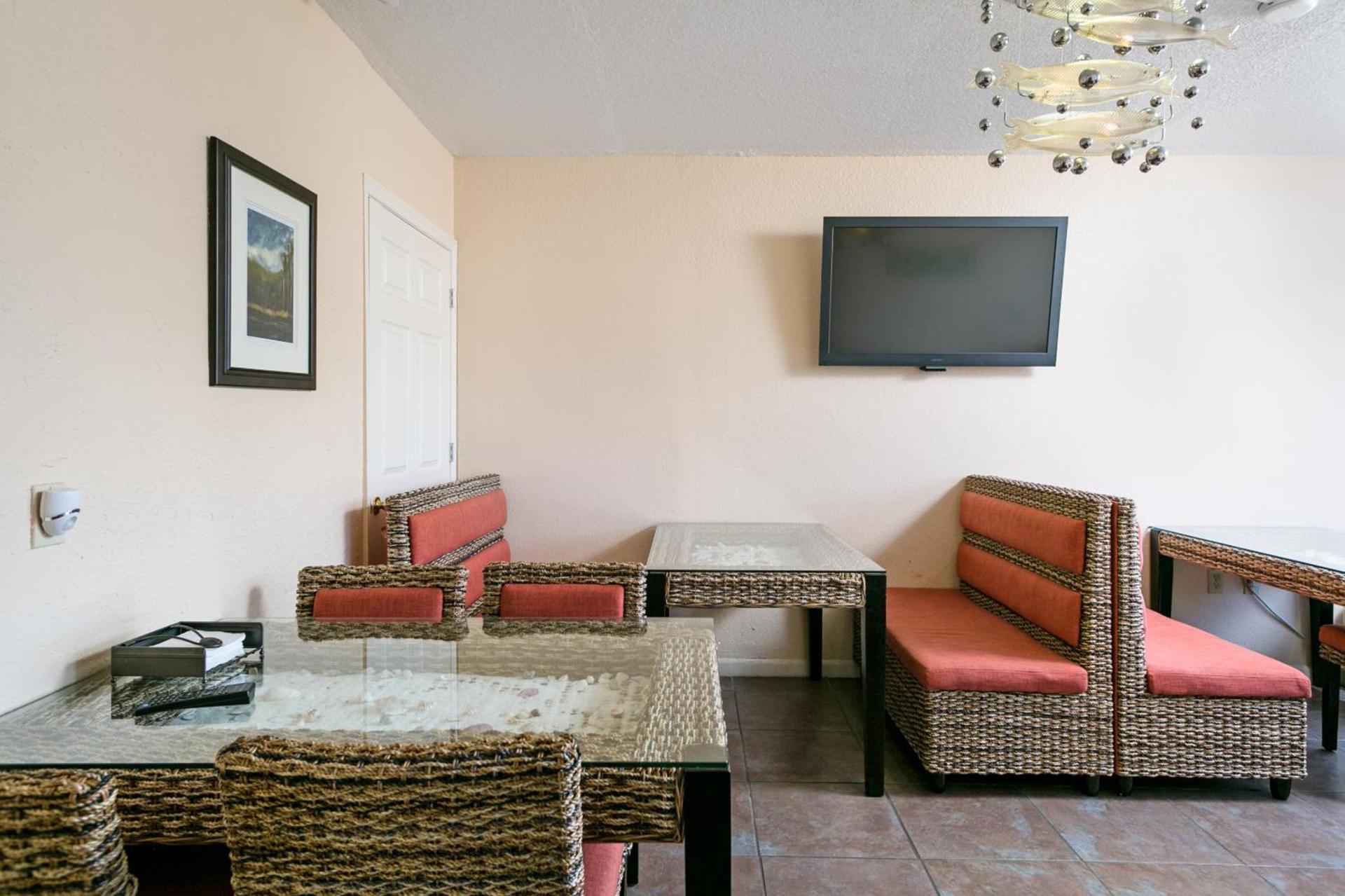 Royal Inn Beach Hutchinson Island photo 27