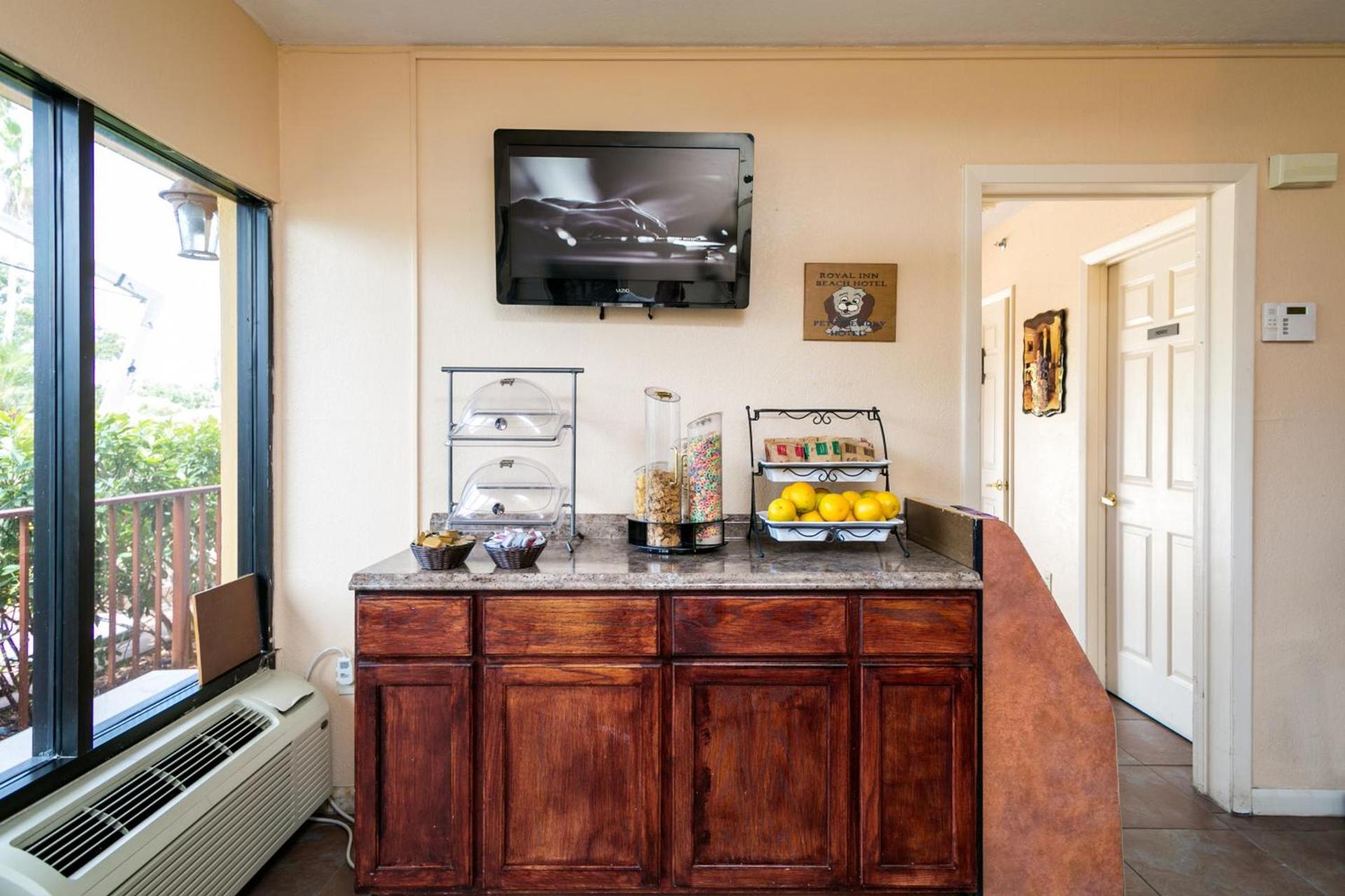 Royal Inn Beach Hutchinson Island photo 21