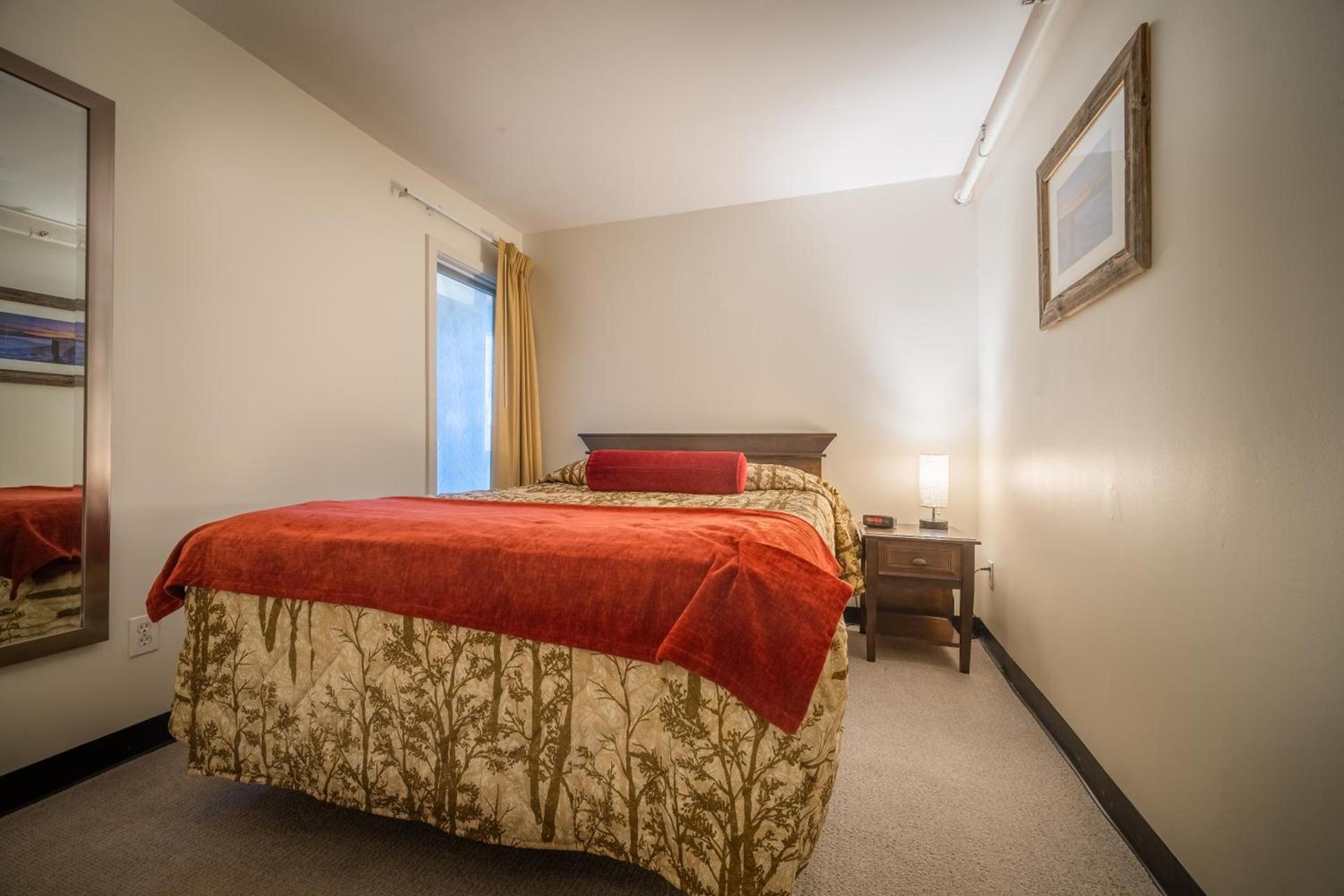 Sun & Ski Inn and Suites photo 8