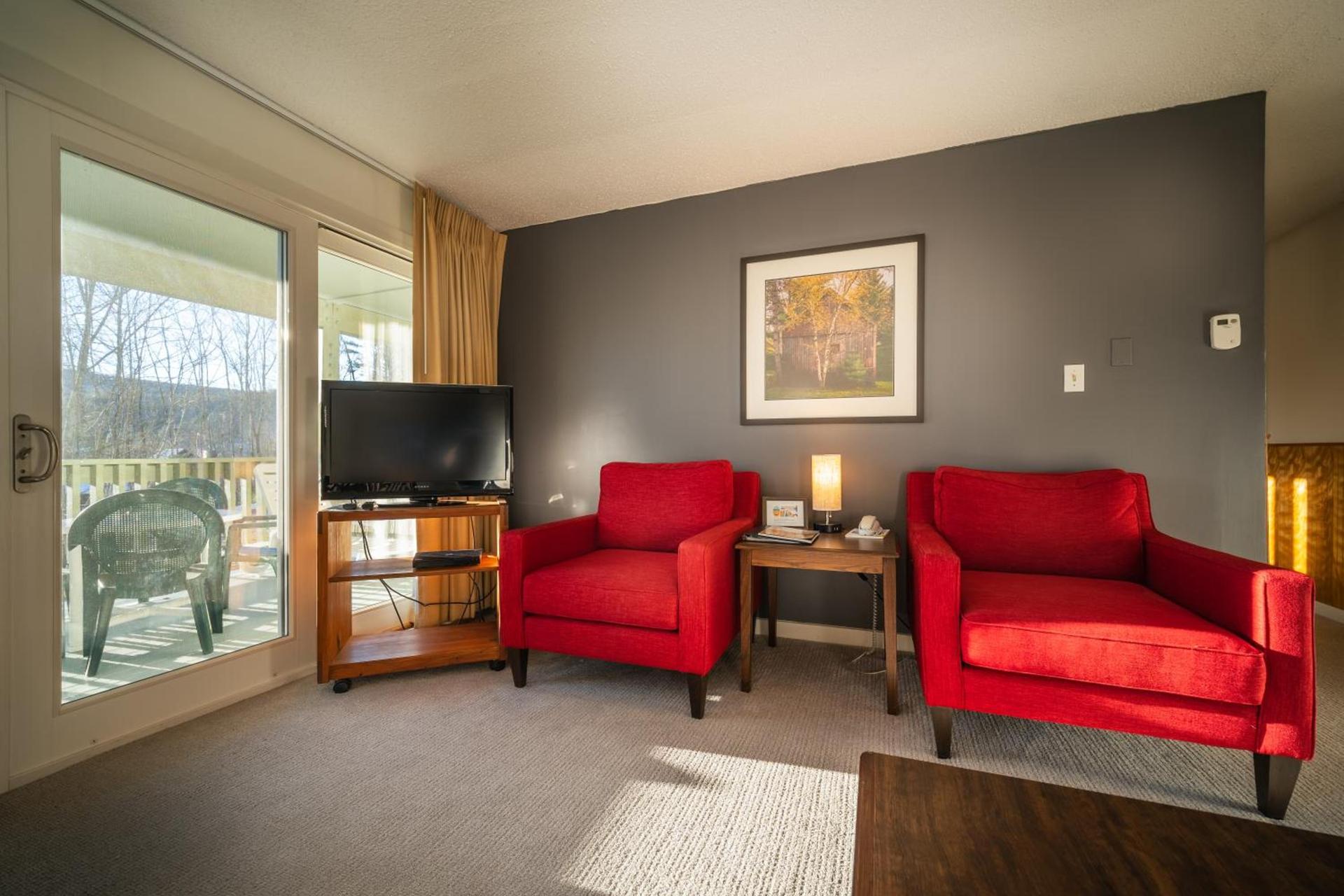 Sun & Ski Inn and Suites photo 9