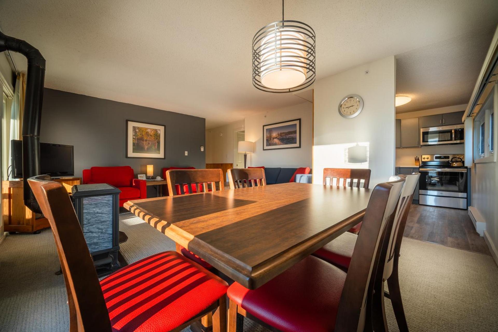 Sun & Ski Inn and Suites photo 10