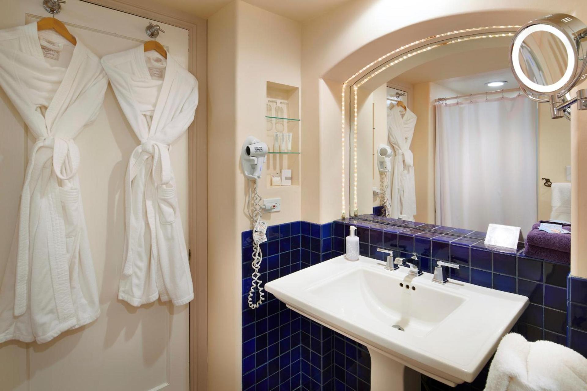 Cottage Inn & Spa photo 52