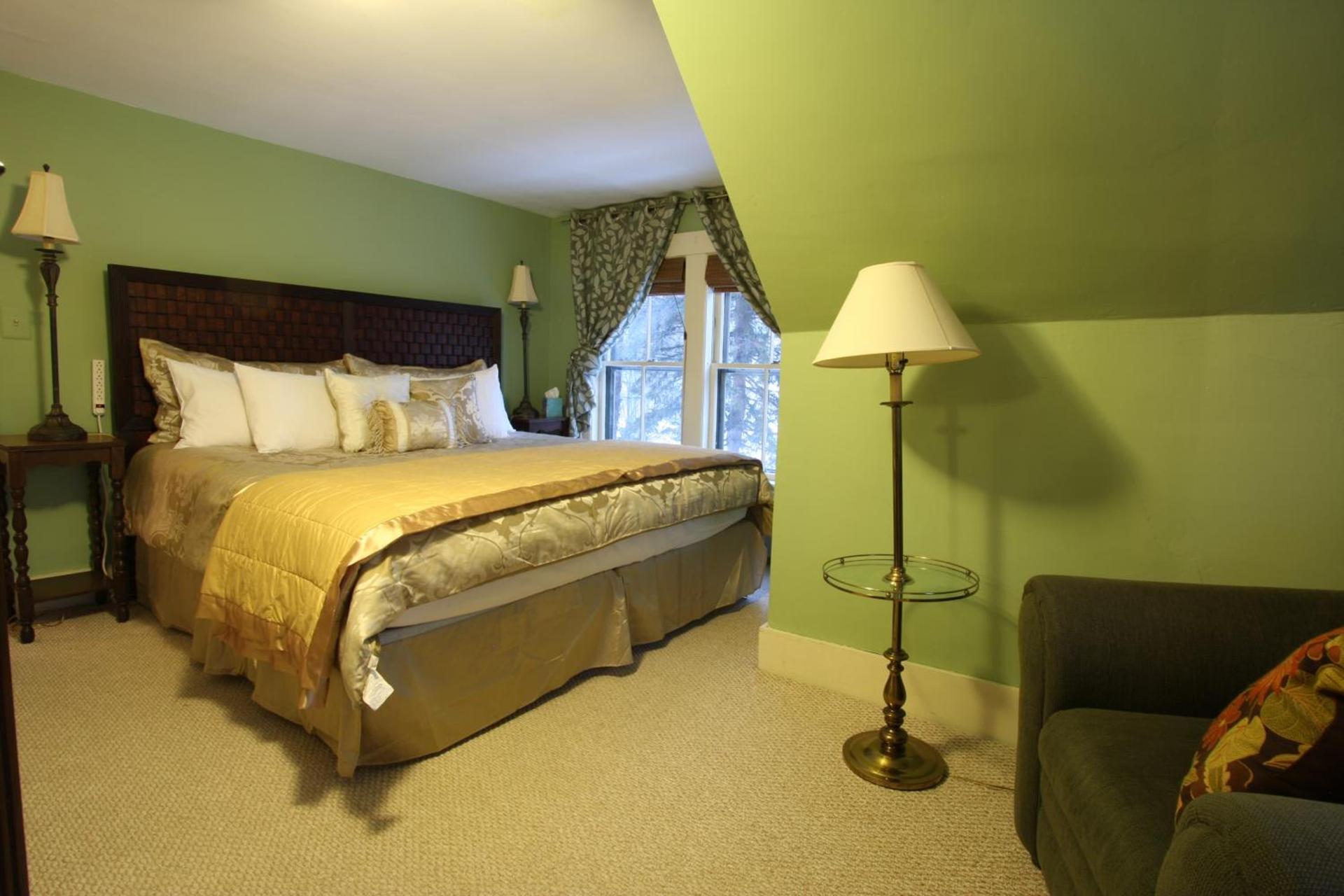 Follansbee Inn photo 89