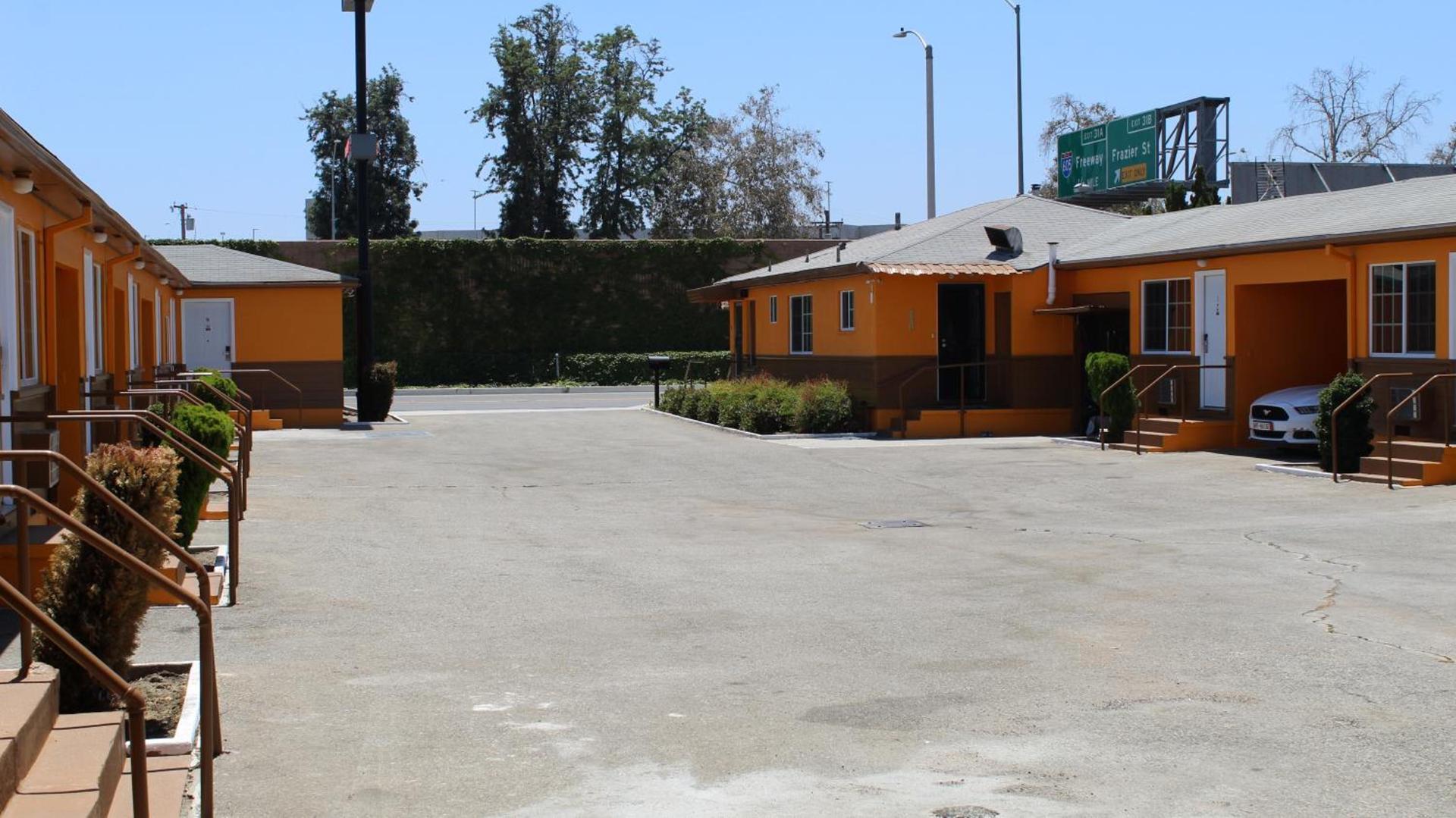 Aristocrat Motel photo 2