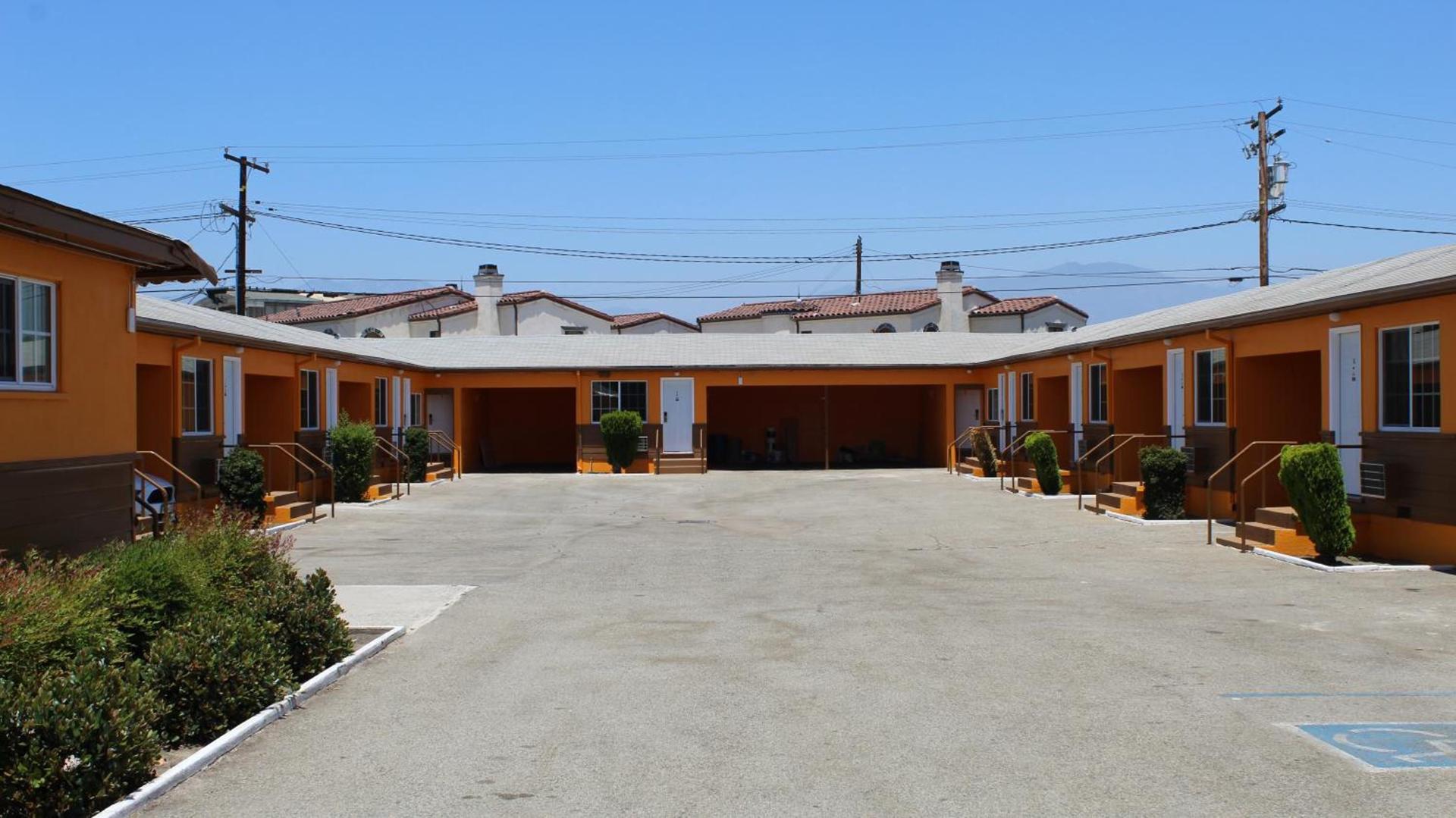 Aristocrat Motel photo 7