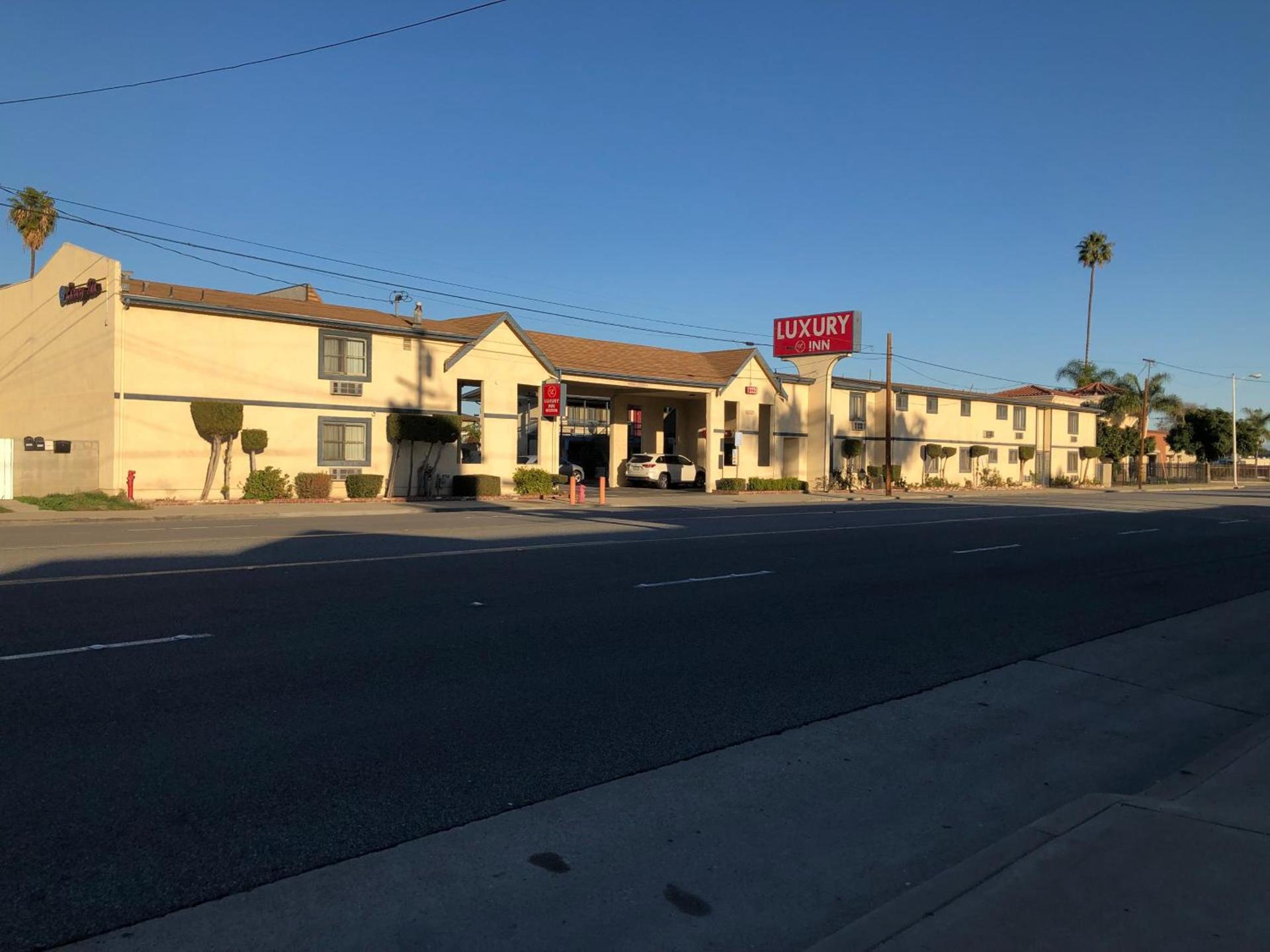 Luxury Inn photo 2