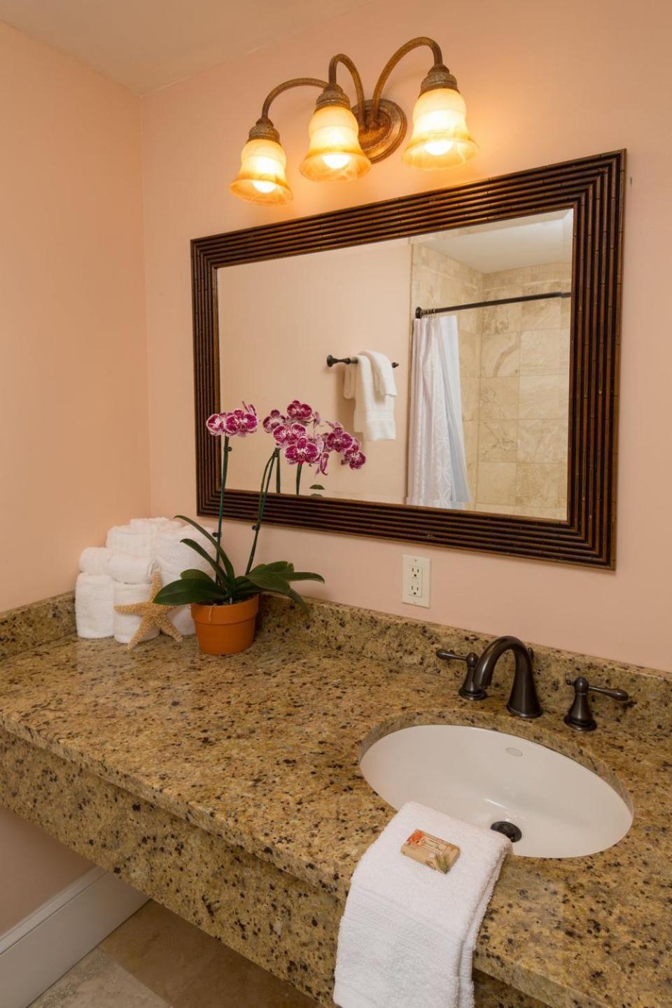 Bella Bay Inn photo 15