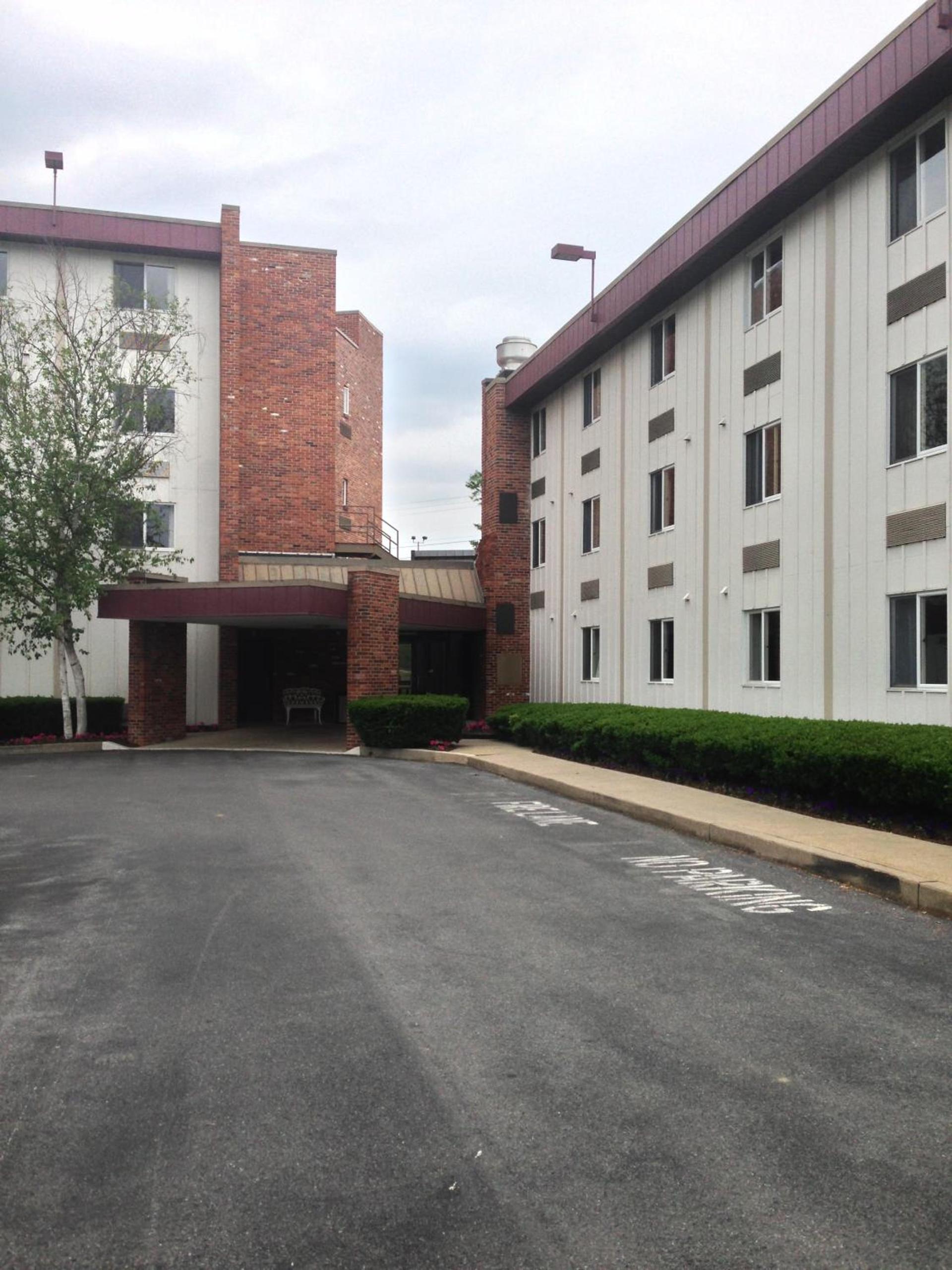 Super 8 by Wyndham State College photo 34