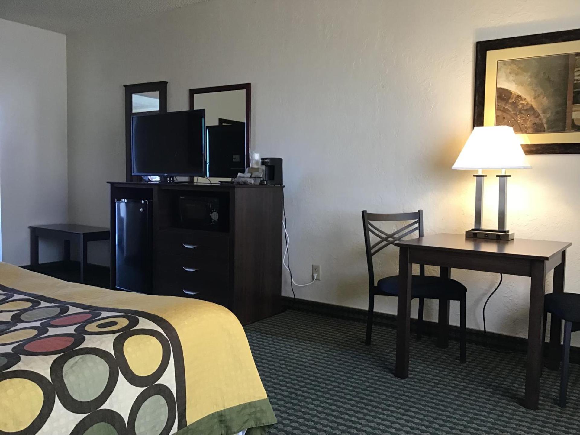 Super 8 by Wyndham Wendover photo 50