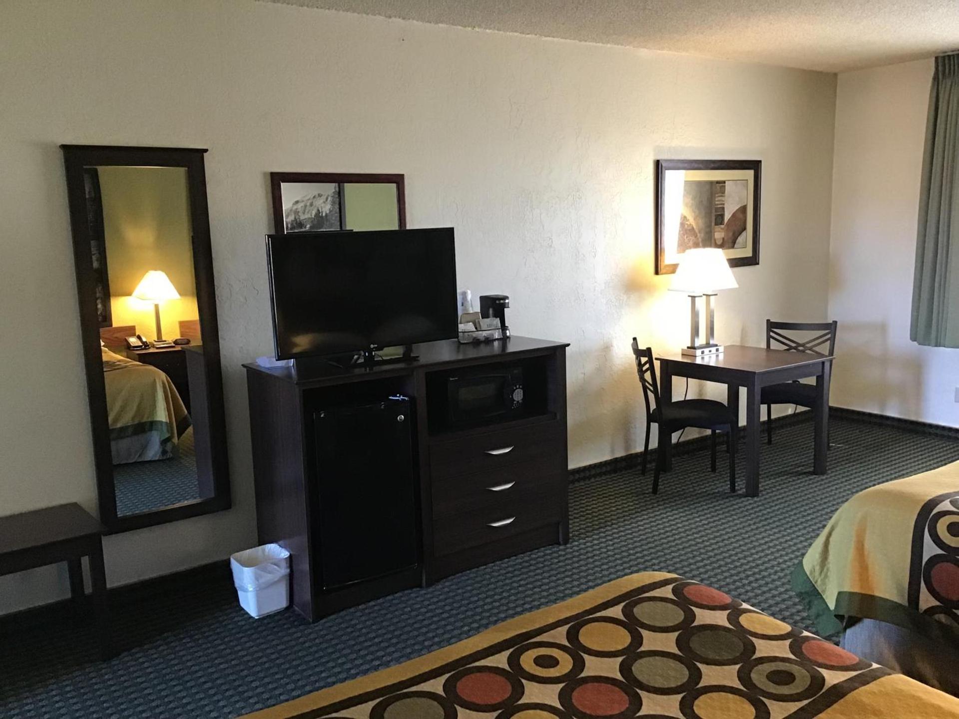 Super 8 by Wyndham Wendover photo 47