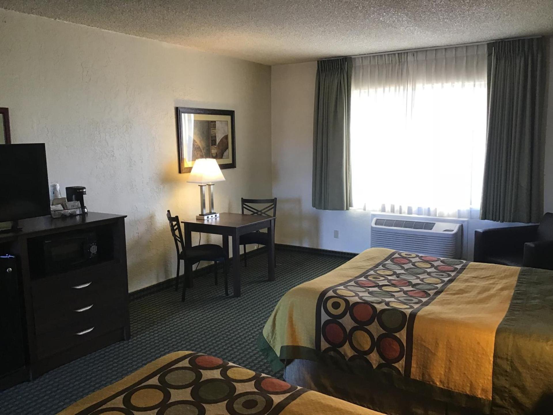 Super 8 by Wyndham Wendover photo 48