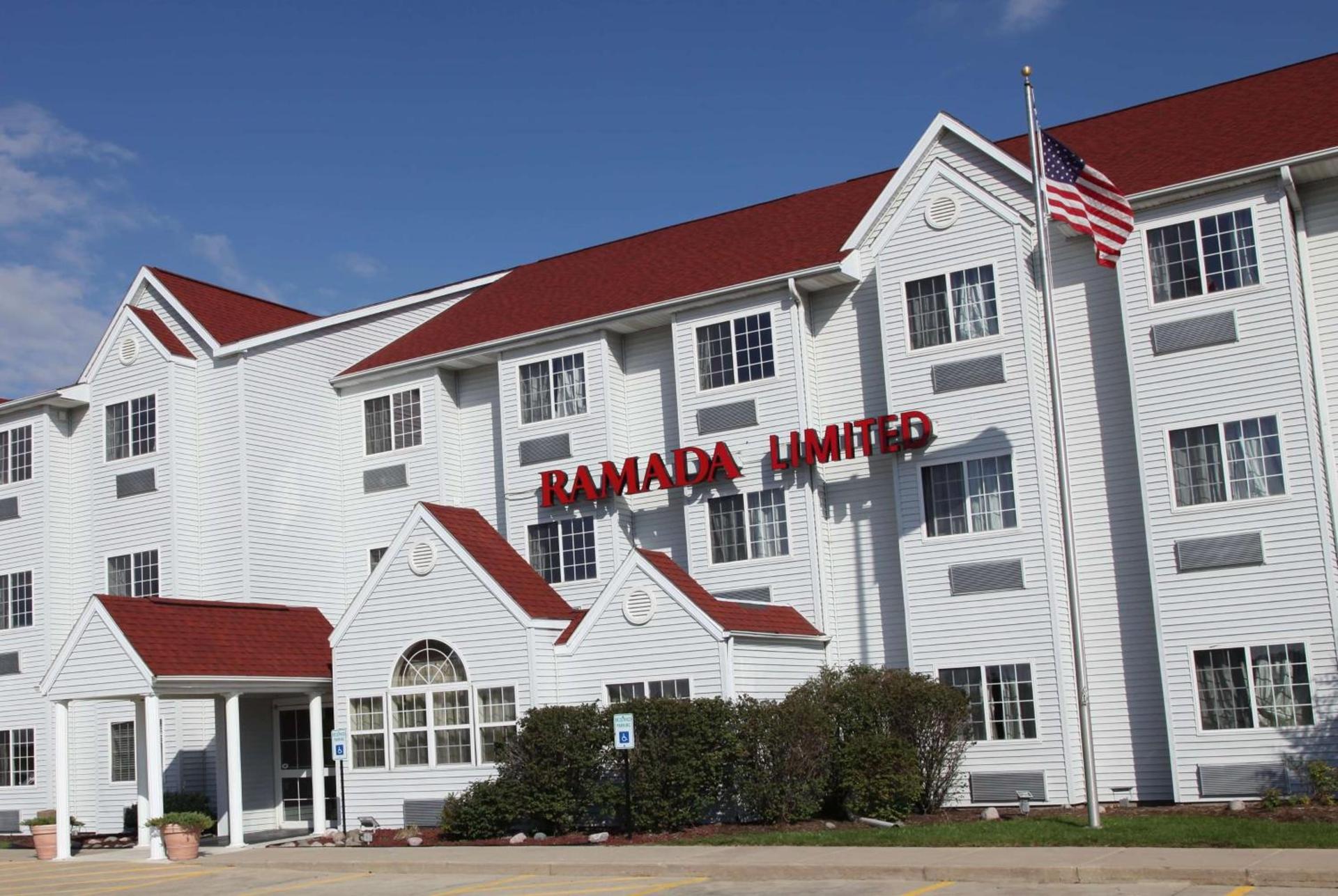 Ramada Limited by Wyndham, Bloomington I-55 & I-74 IL — hotel in Bloomington