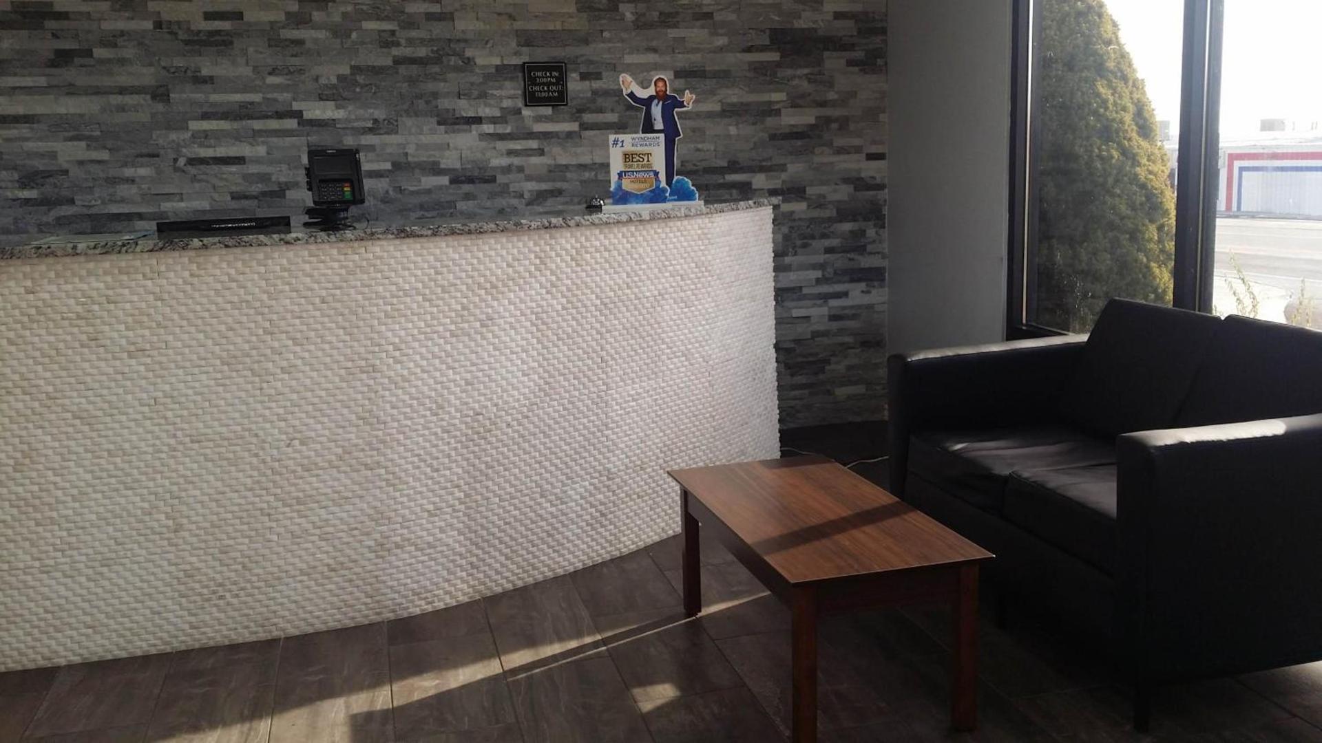 Super 8 by Wyndham Wendover photo 35
