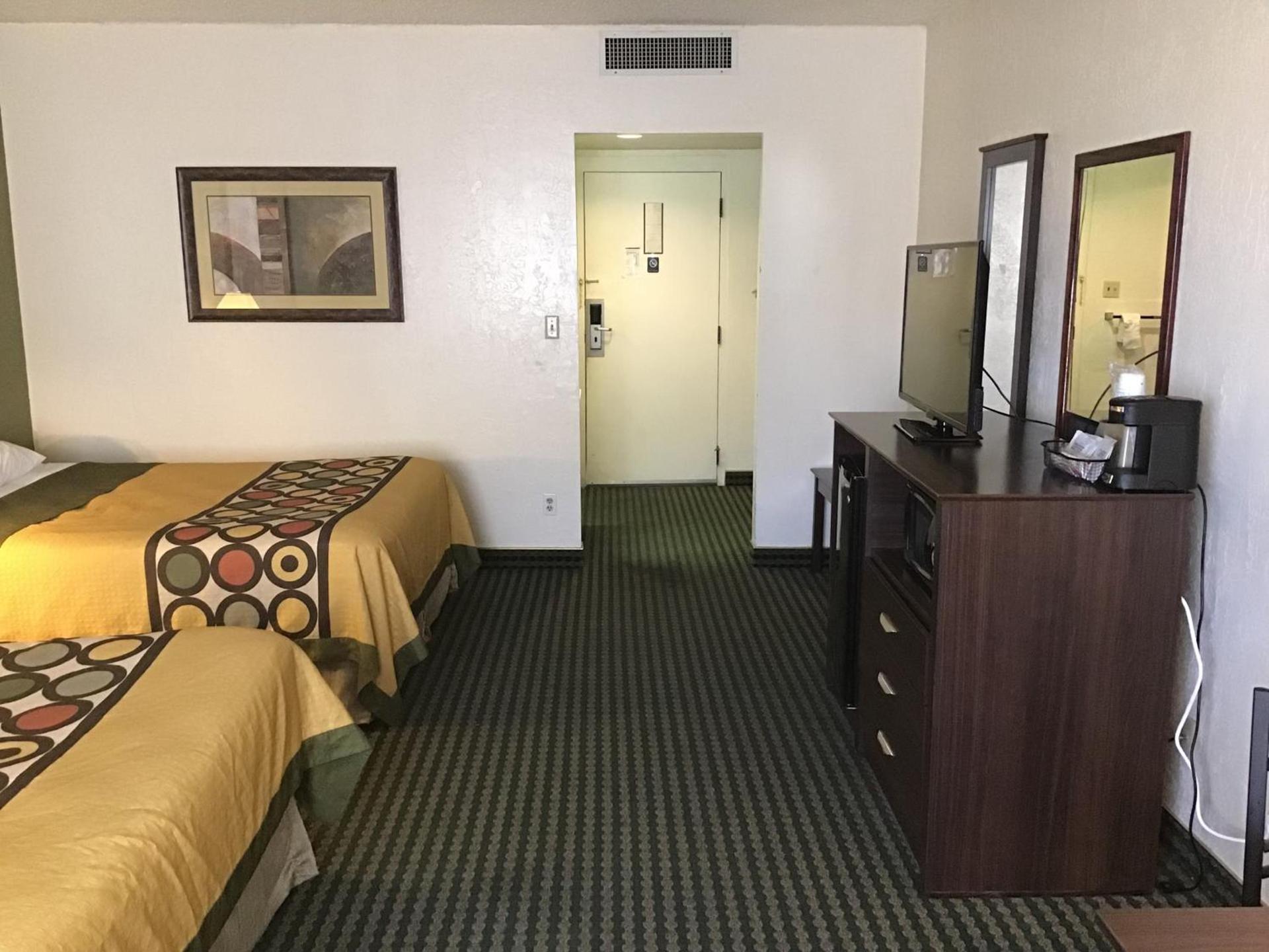 Super 8 by Wyndham Wendover photo 26