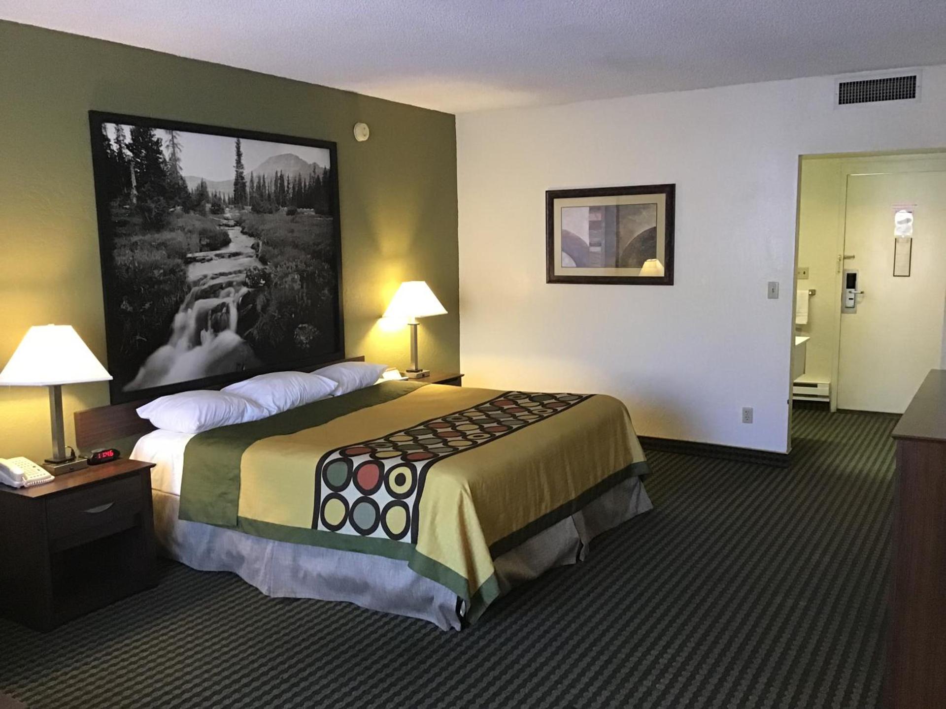 Super 8 by Wyndham Wendover photo 18