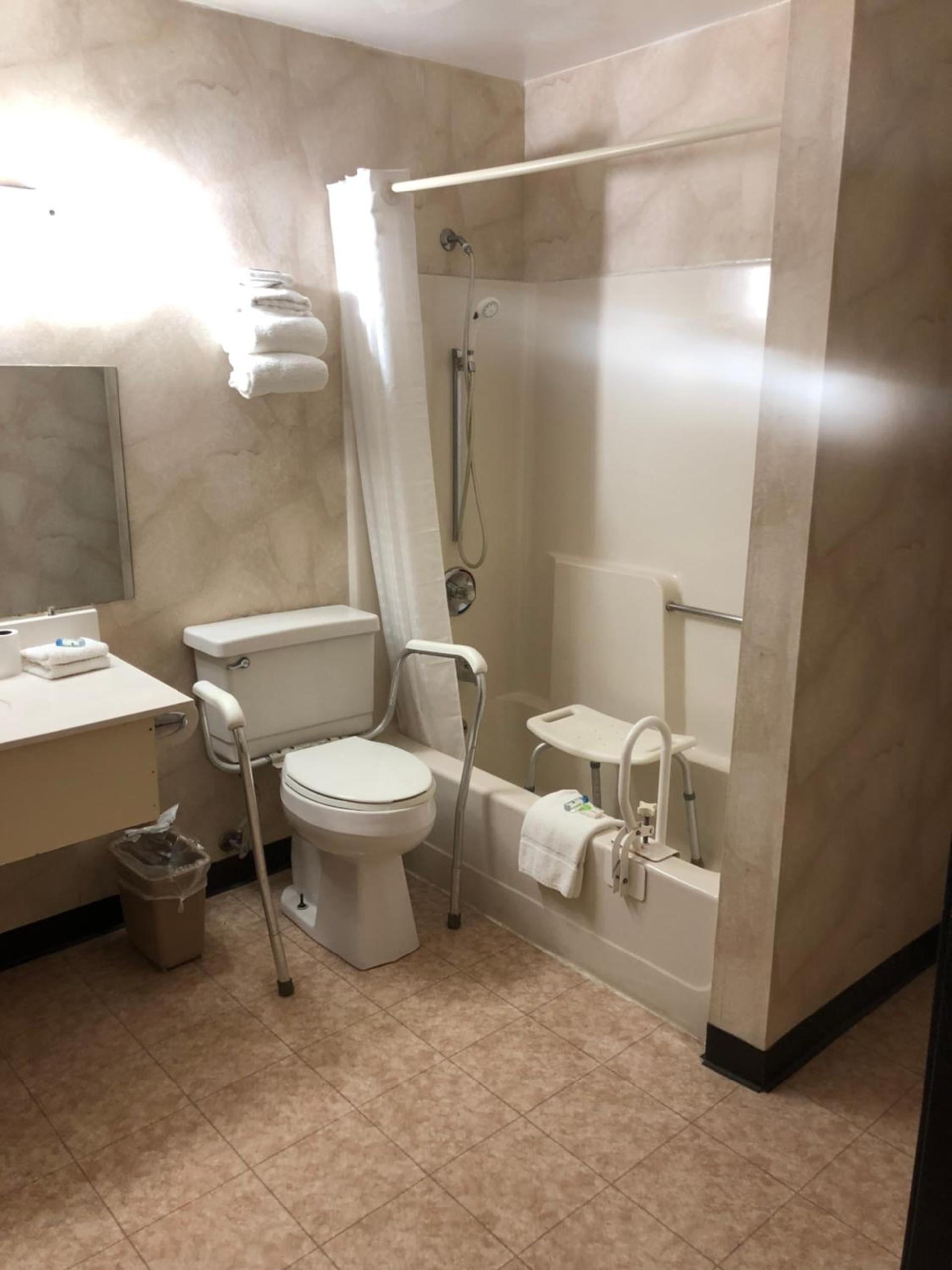 Value Inn Harrisburg-York photo 10