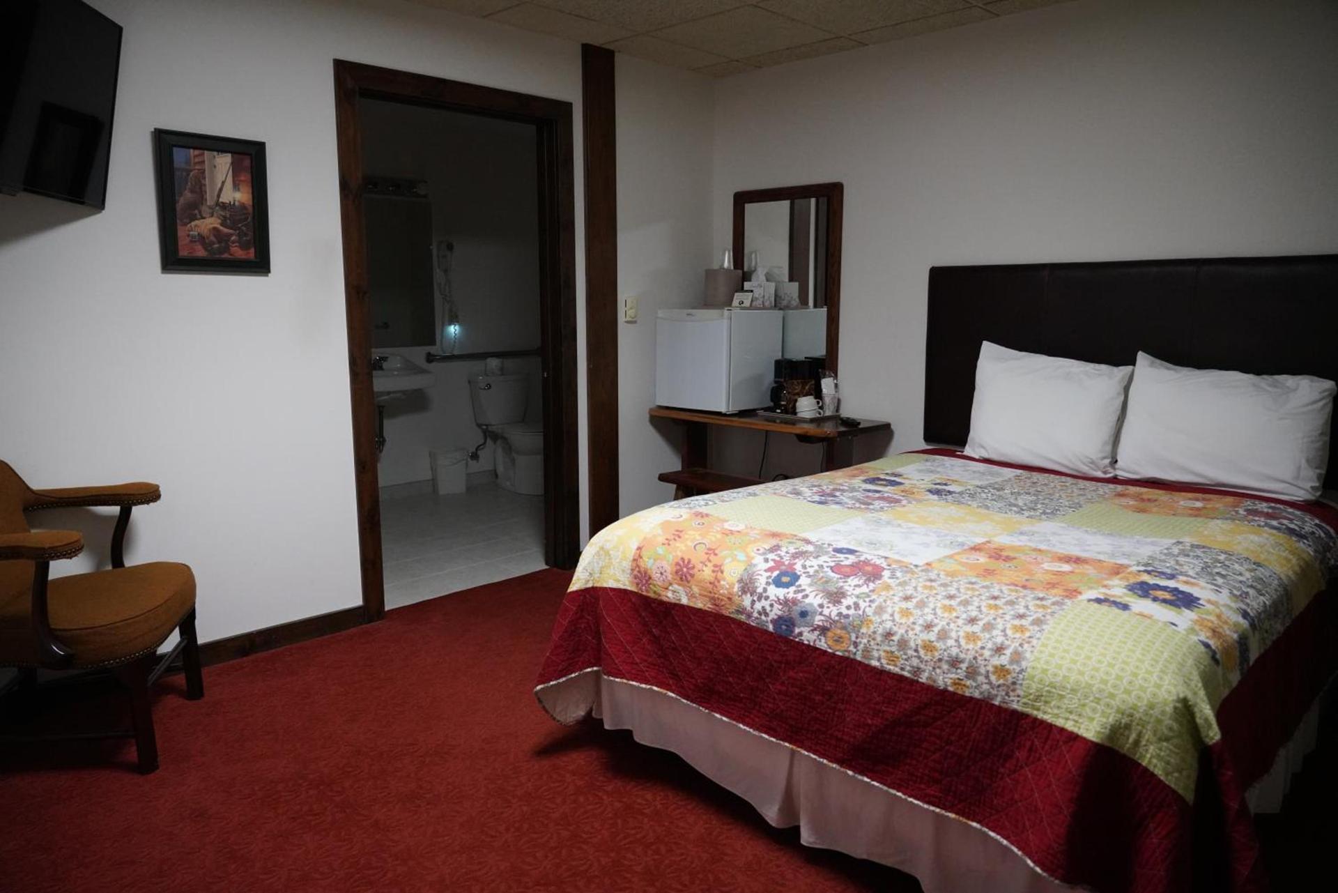 RiverBank Lodge photo 2