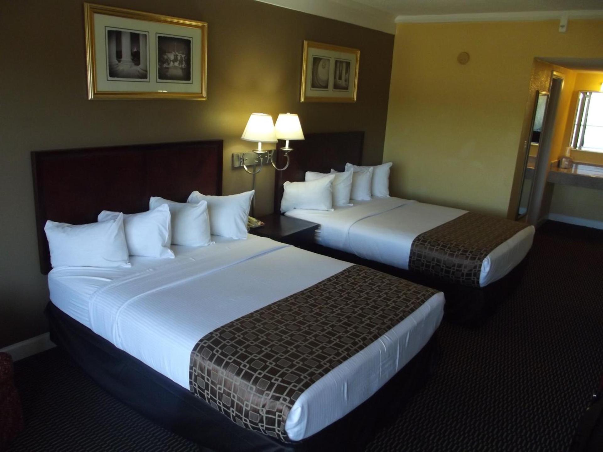 Ambassadors Inn & Suites photo 8