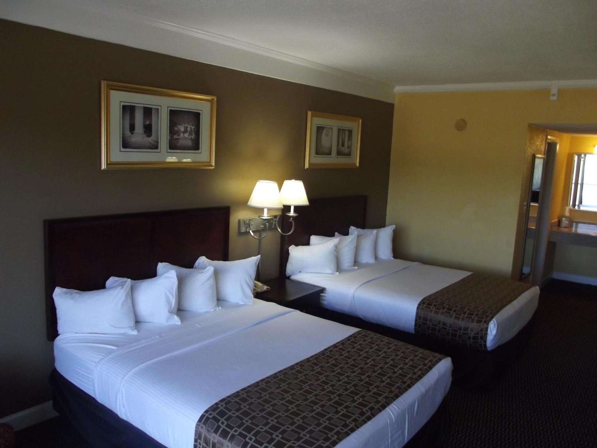 Ambassadors Inn & Suites photo 9