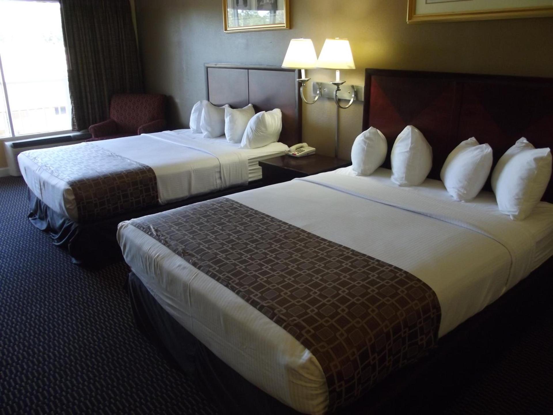 Ambassadors Inn & Suites photo 10