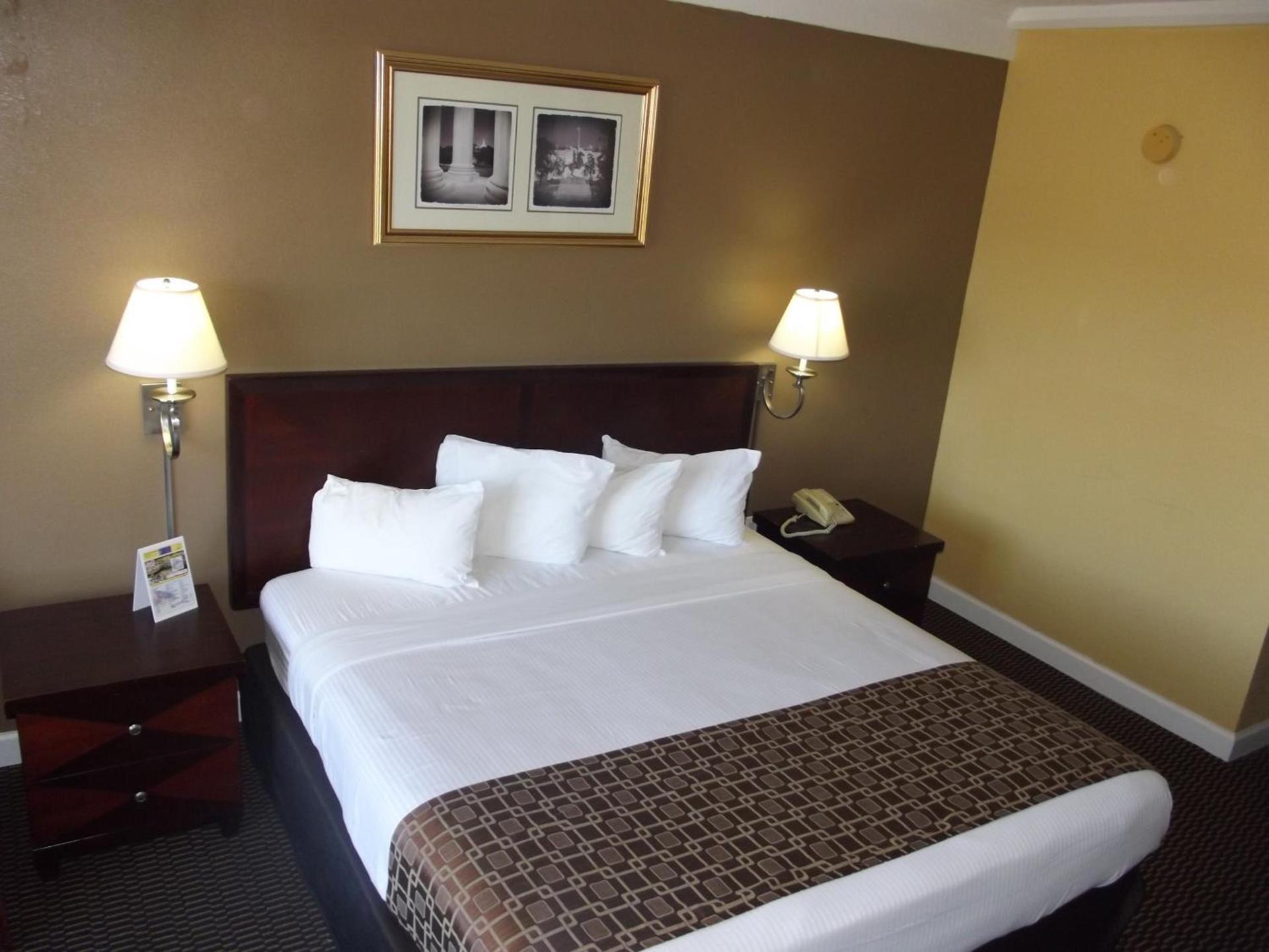 Ambassadors Inn & Suites photo 53
