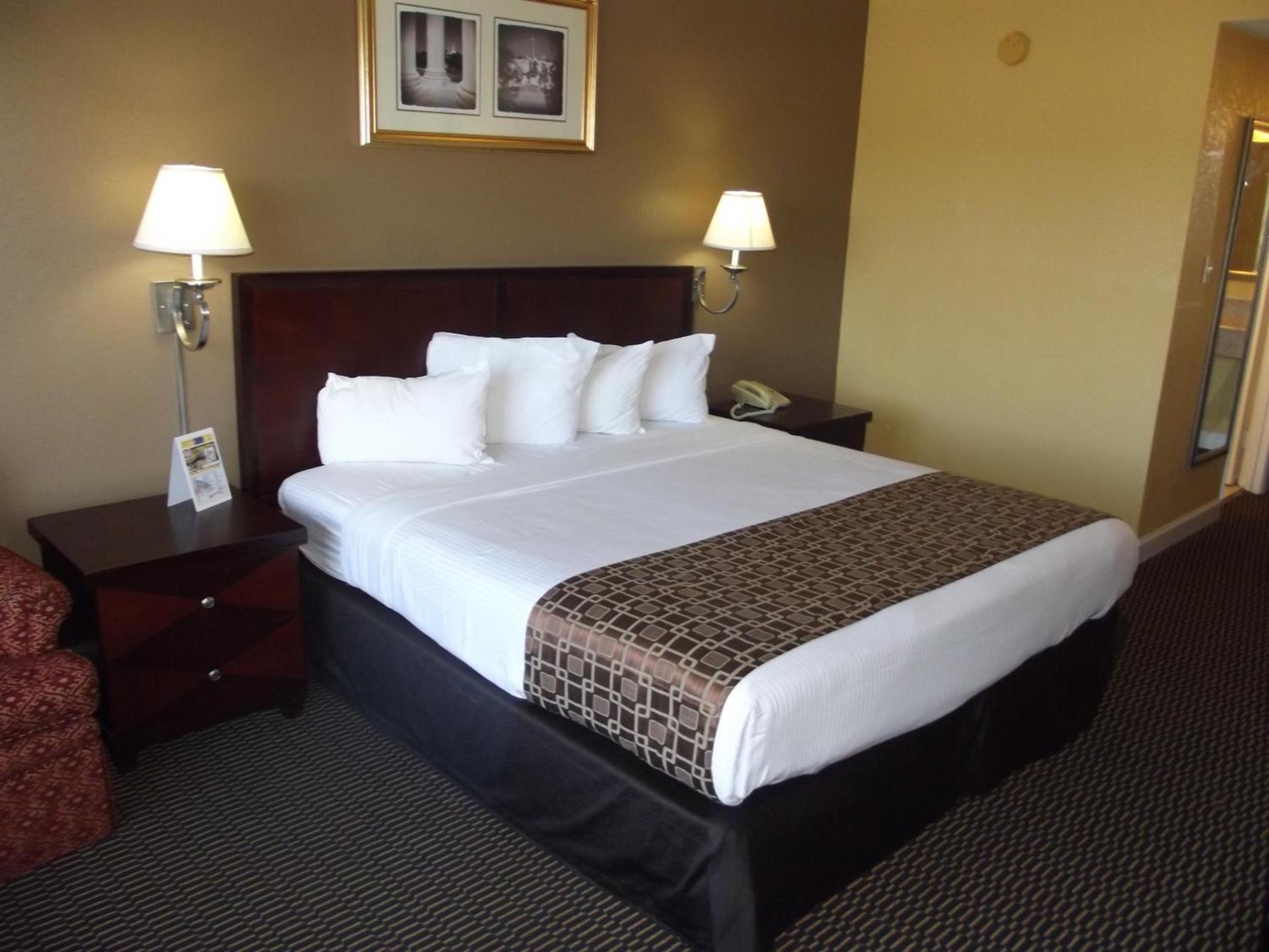 Ambassadors Inn & Suites photo 48
